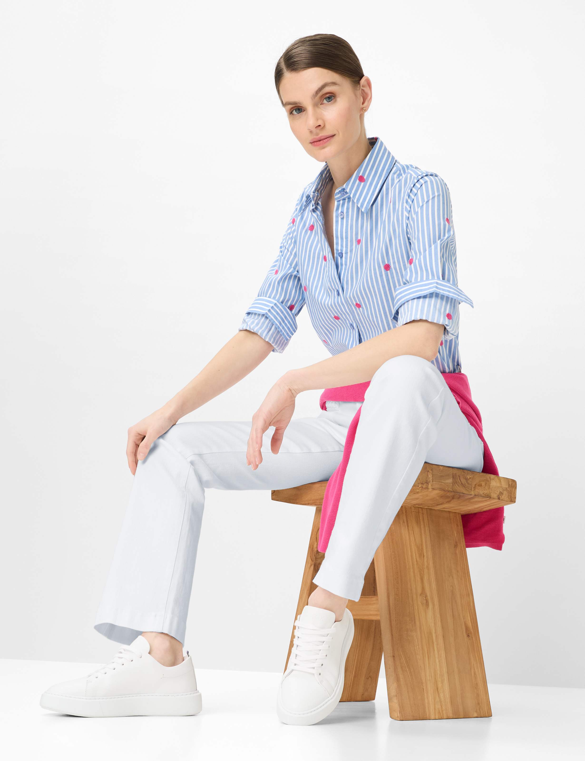 Women Style MARY BOOT Denim White Regular Fit Detail 1