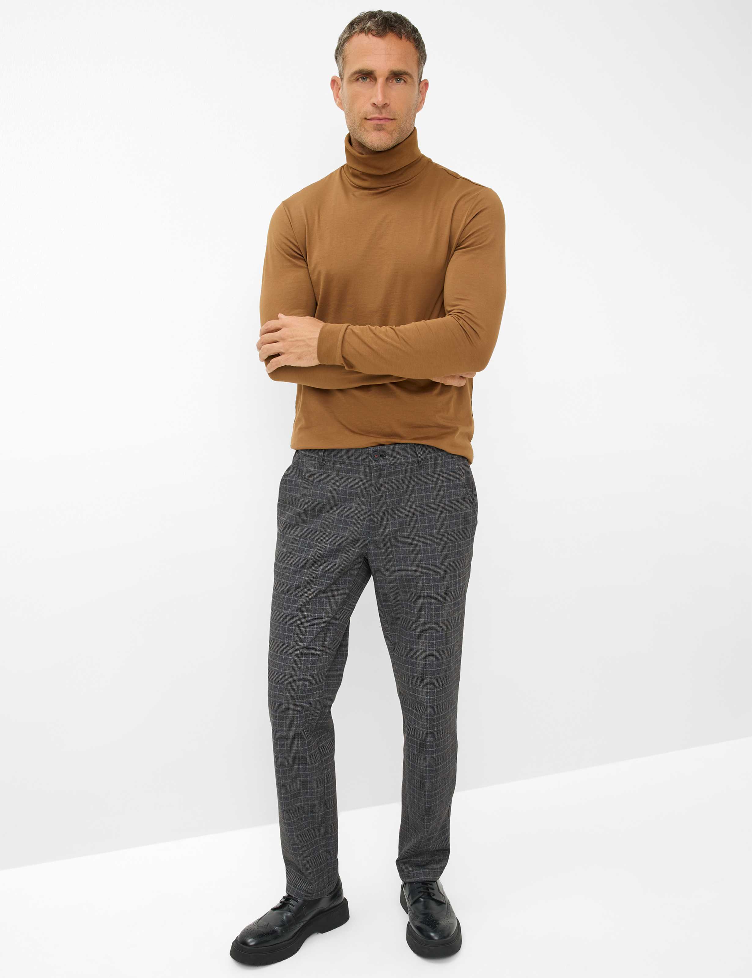 Herren Style THILO Dunkelgrau Regular Fit Model Outfit