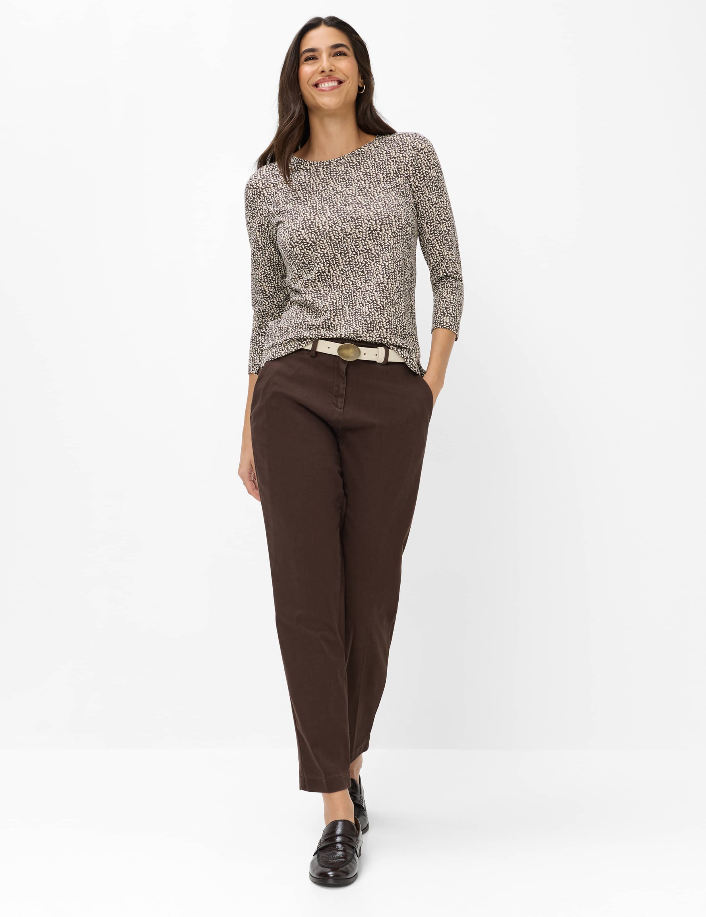 Damen Style CARINA M Hellbraun  Model Outfit