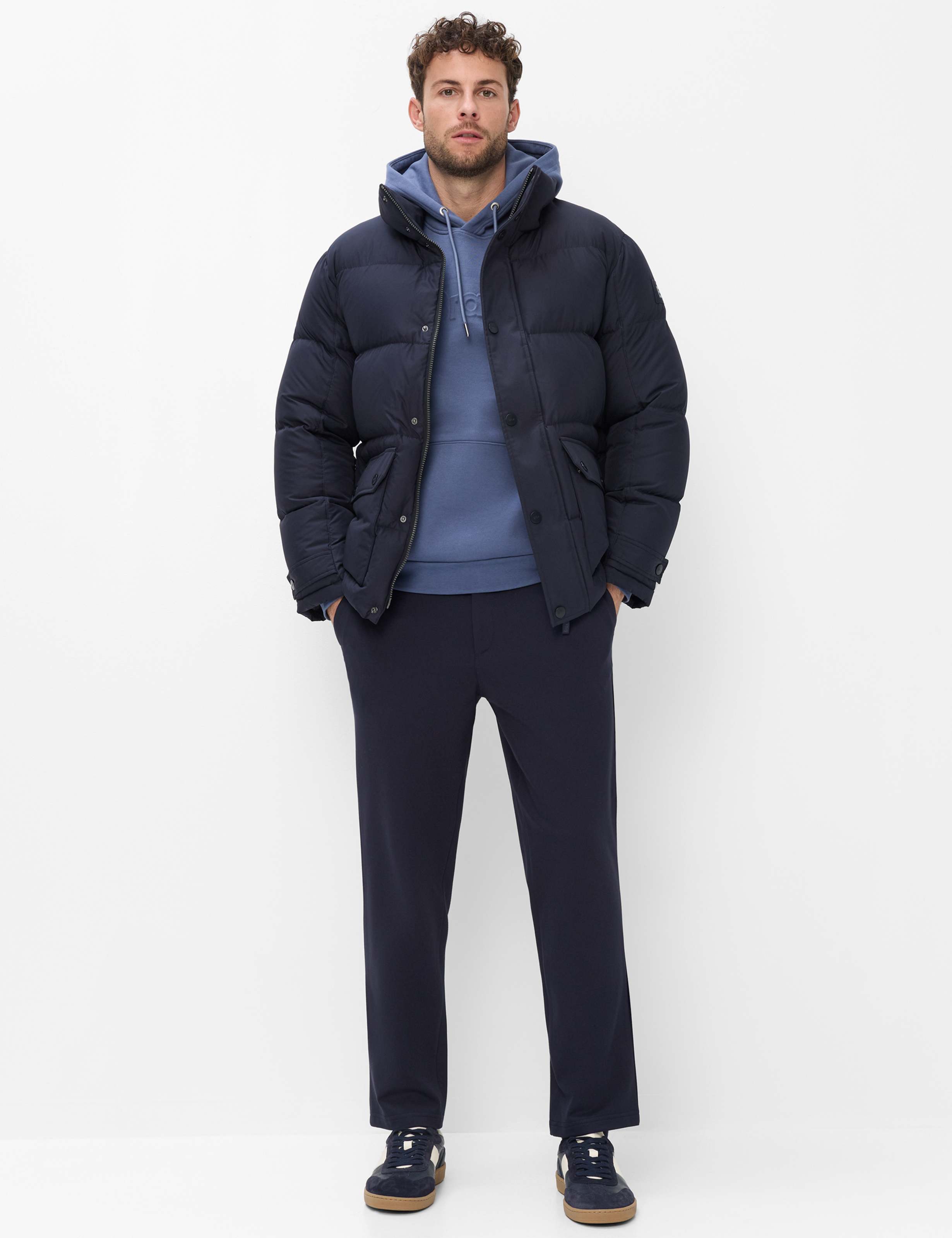 Homme Style PERCY Bleu Foncé Relaxed Fit Tenue du mannequin