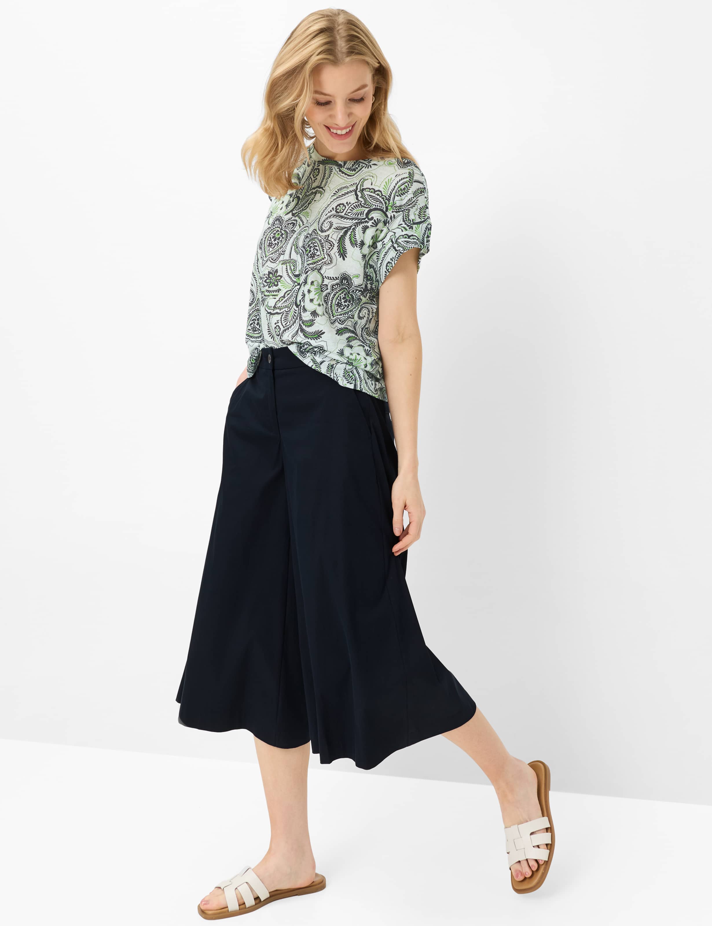 Femme Style MELLI S Bleu Foncé Wide Leg Tenue du mannequin