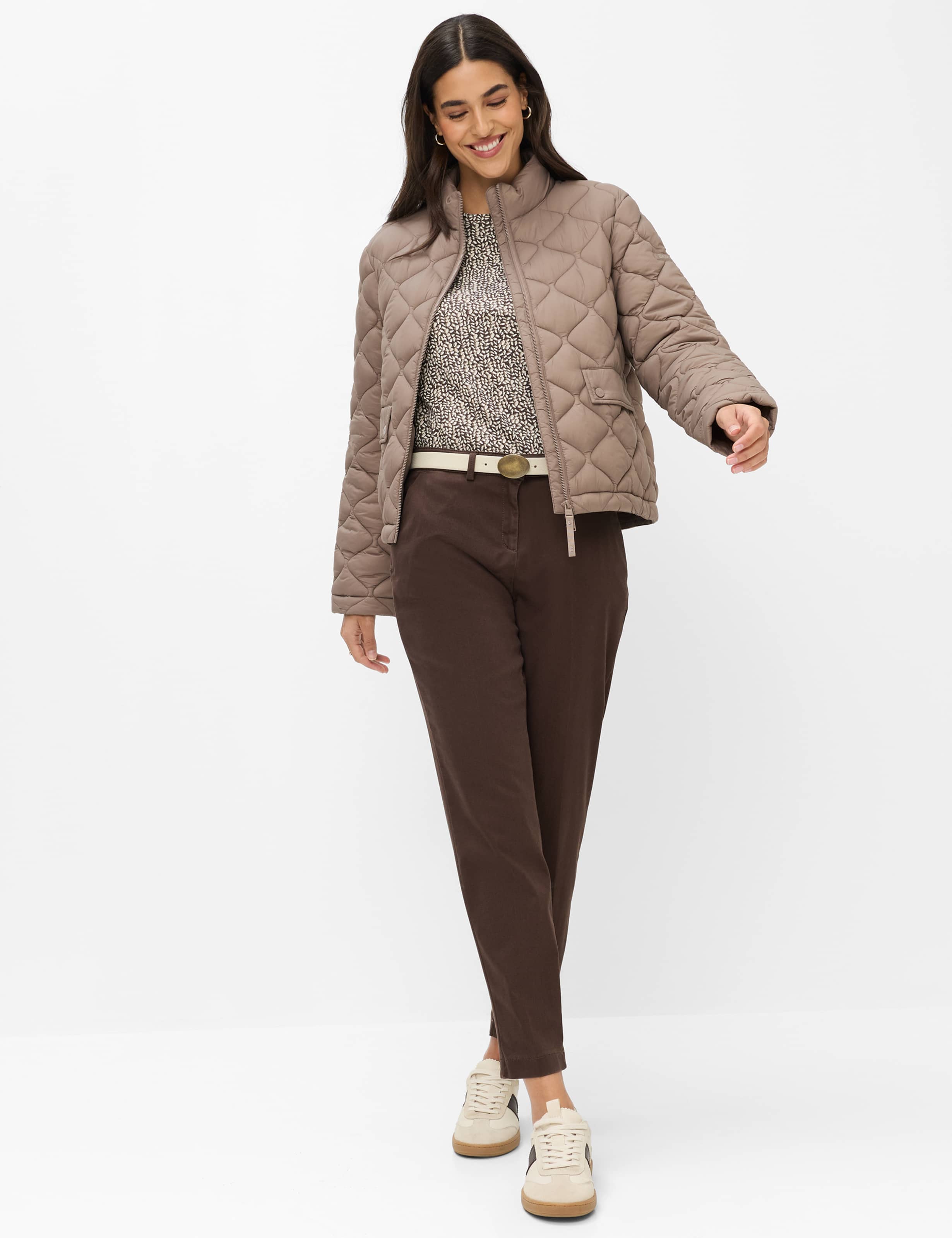 Dames Style KYLA Lichtbruin  Model outfit