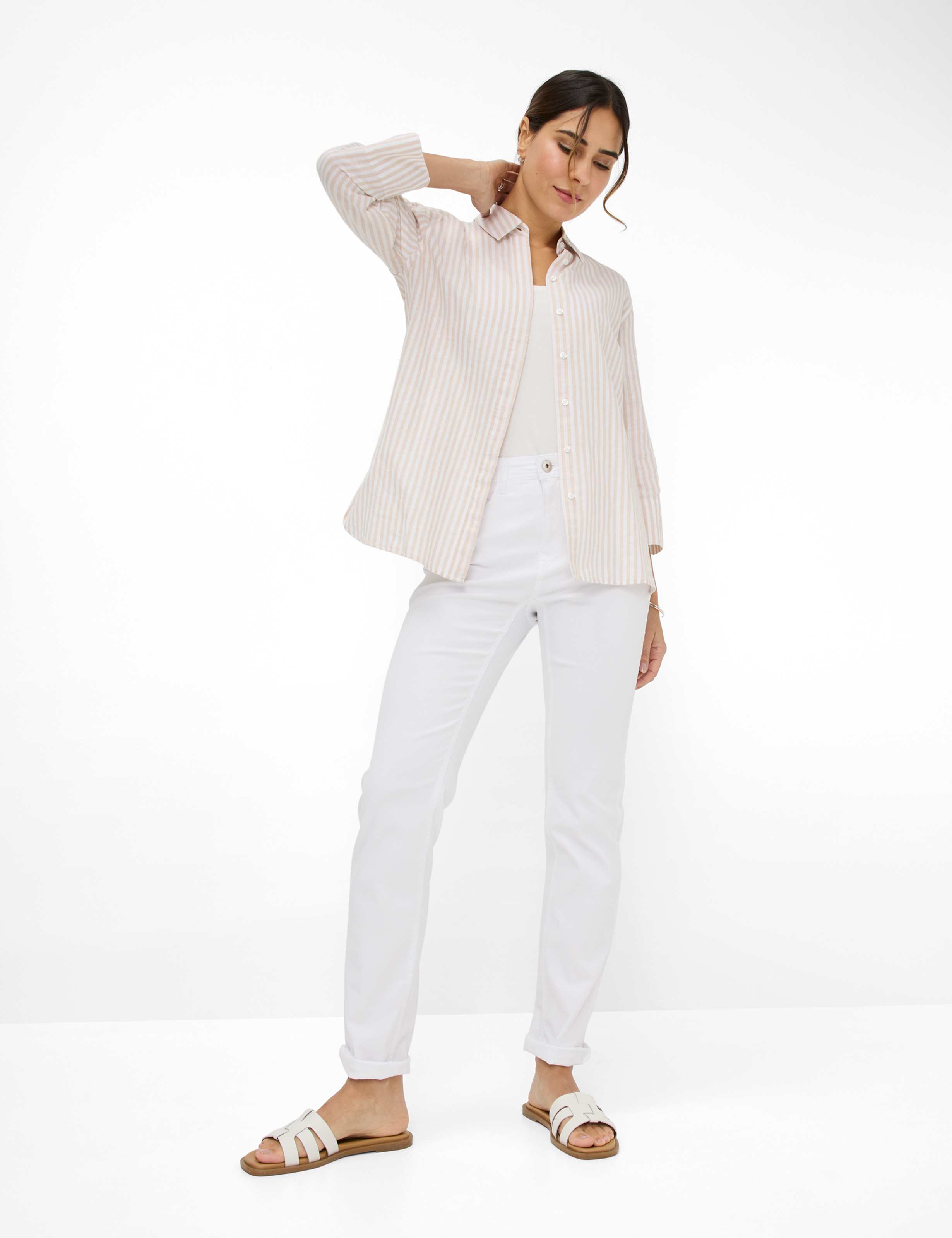 Women Style CAROLA Denim White Feminine Fit Model Outfit