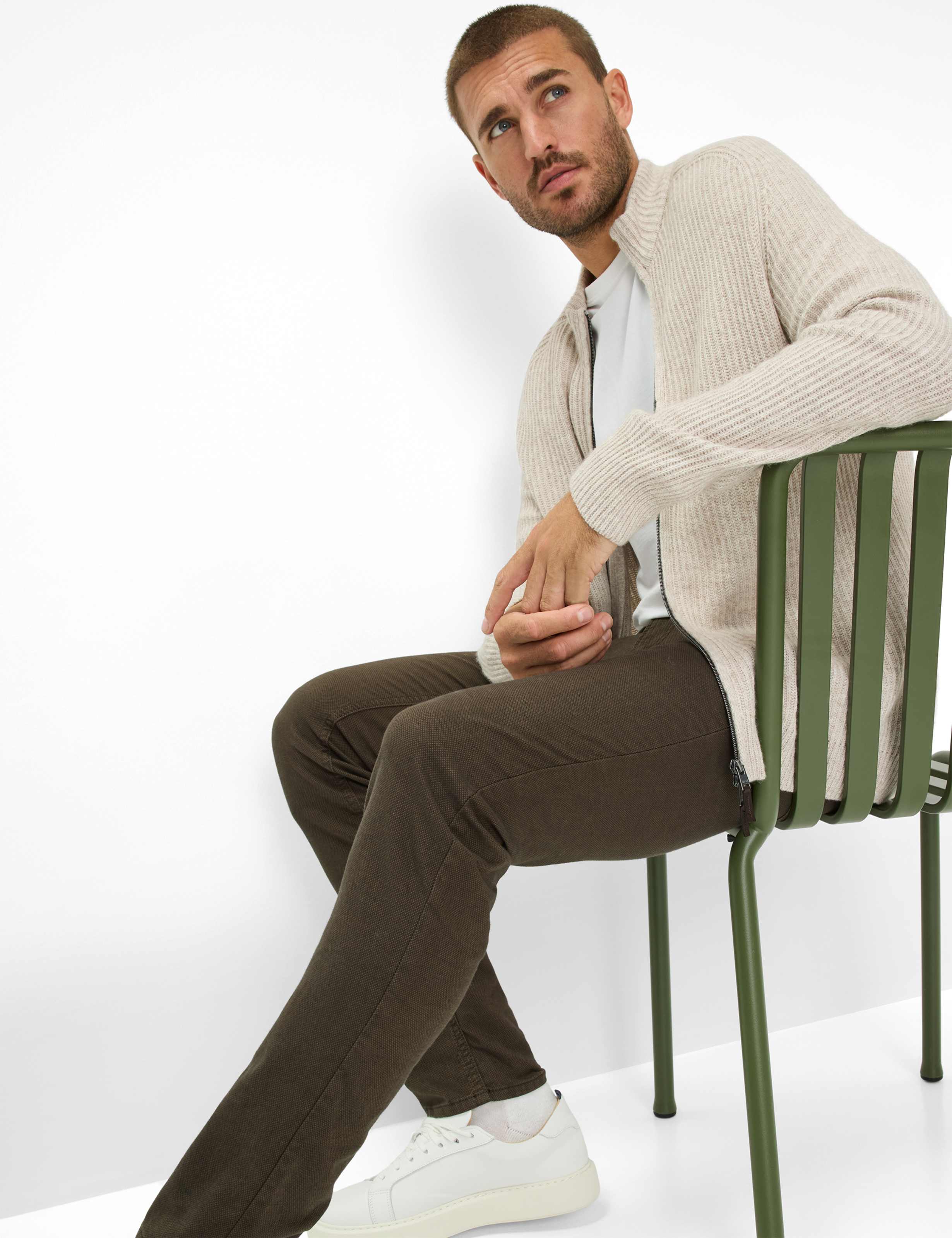 Heren Style CHUCK Donkerbruin Modern Fit Detail 1