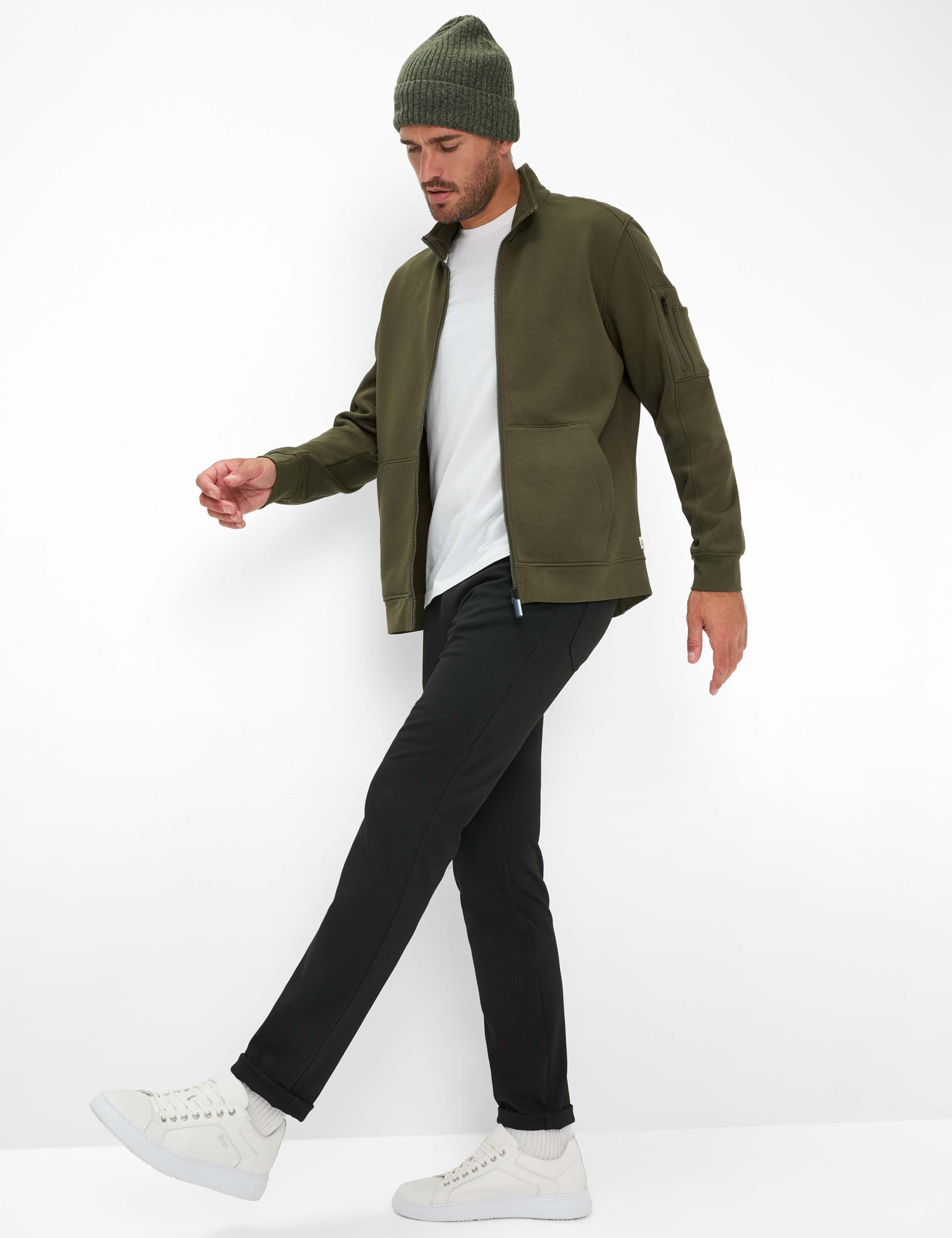 Heren Style SCOTT Groen - Olijf  Model outfit