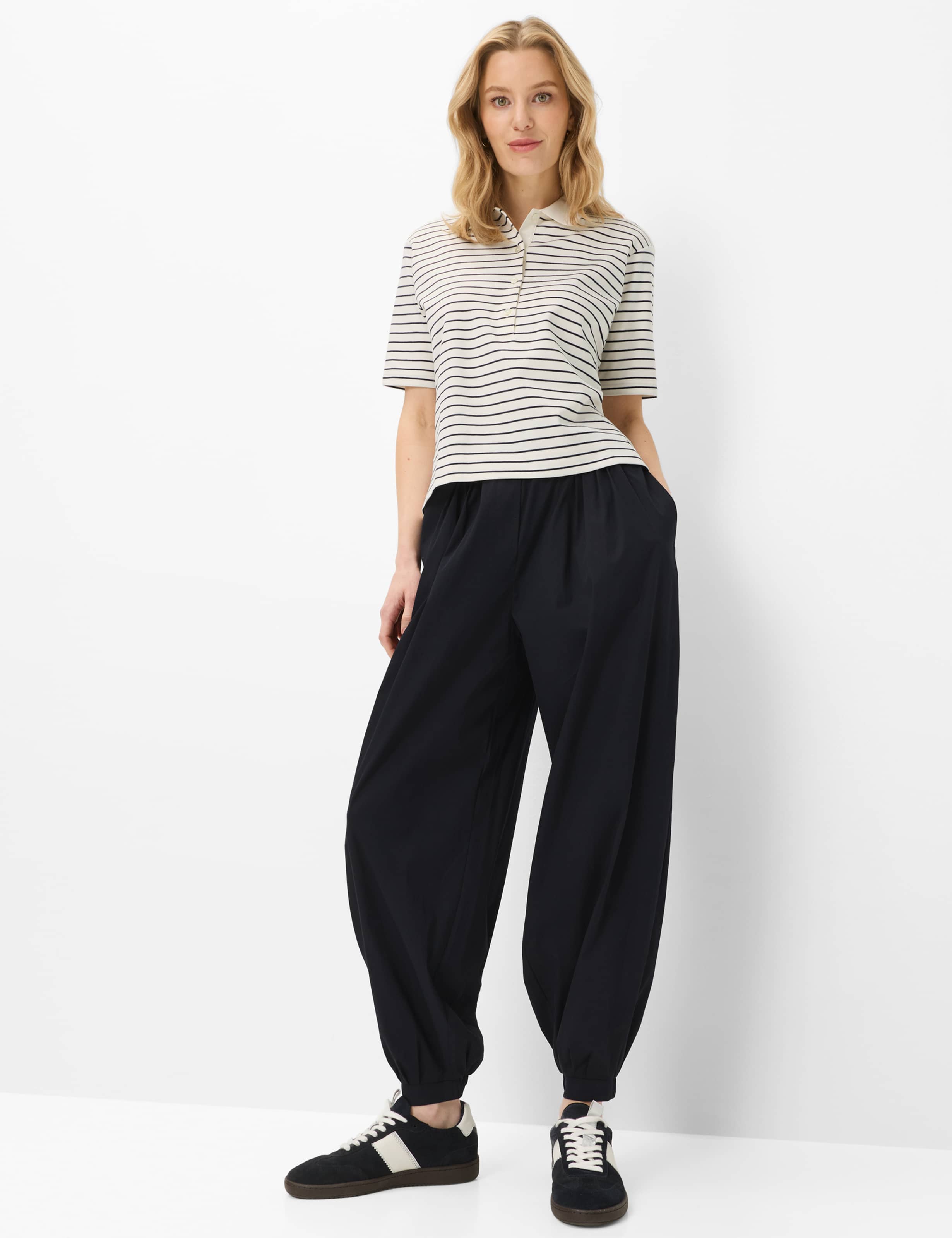 Dames Style CLIA S Donkerblauw  Model outfit