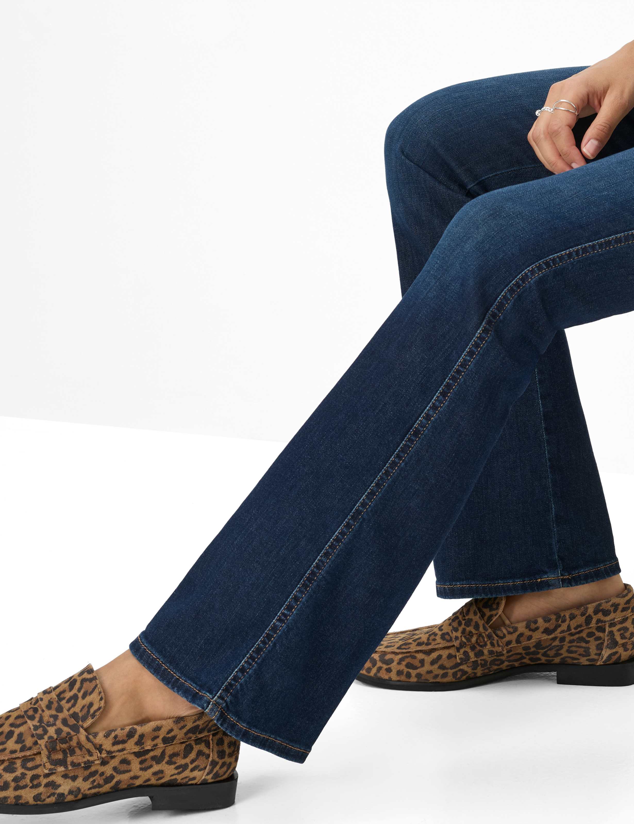 Women Style SHAKIRA Denim Blue Slim Fit Detail 1