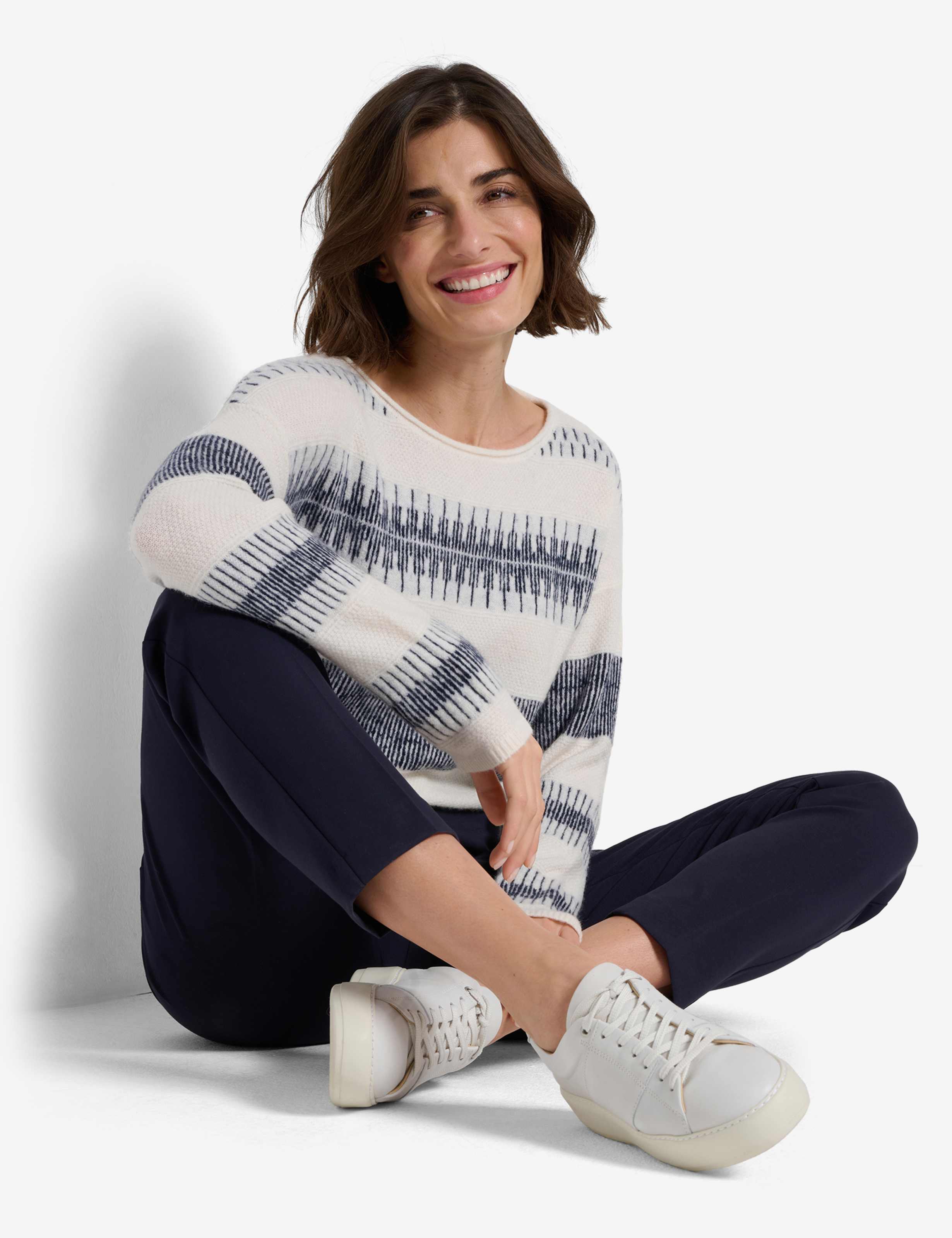 Damen Style MARON S Dunkelblau Regular Fit Detail 1