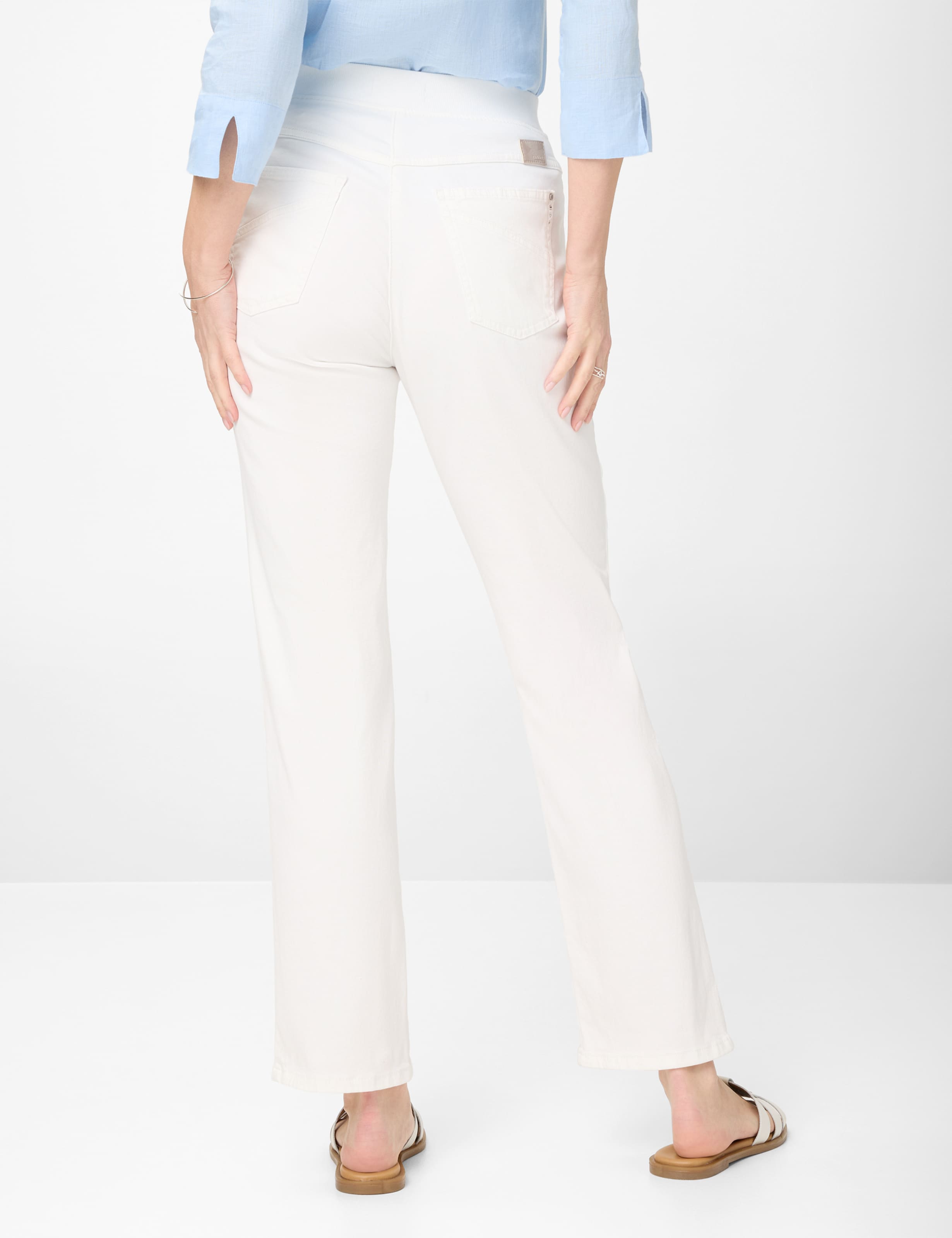 Damen Style CARINA Denim Weiß Comfort Plus Fit Model Rueck