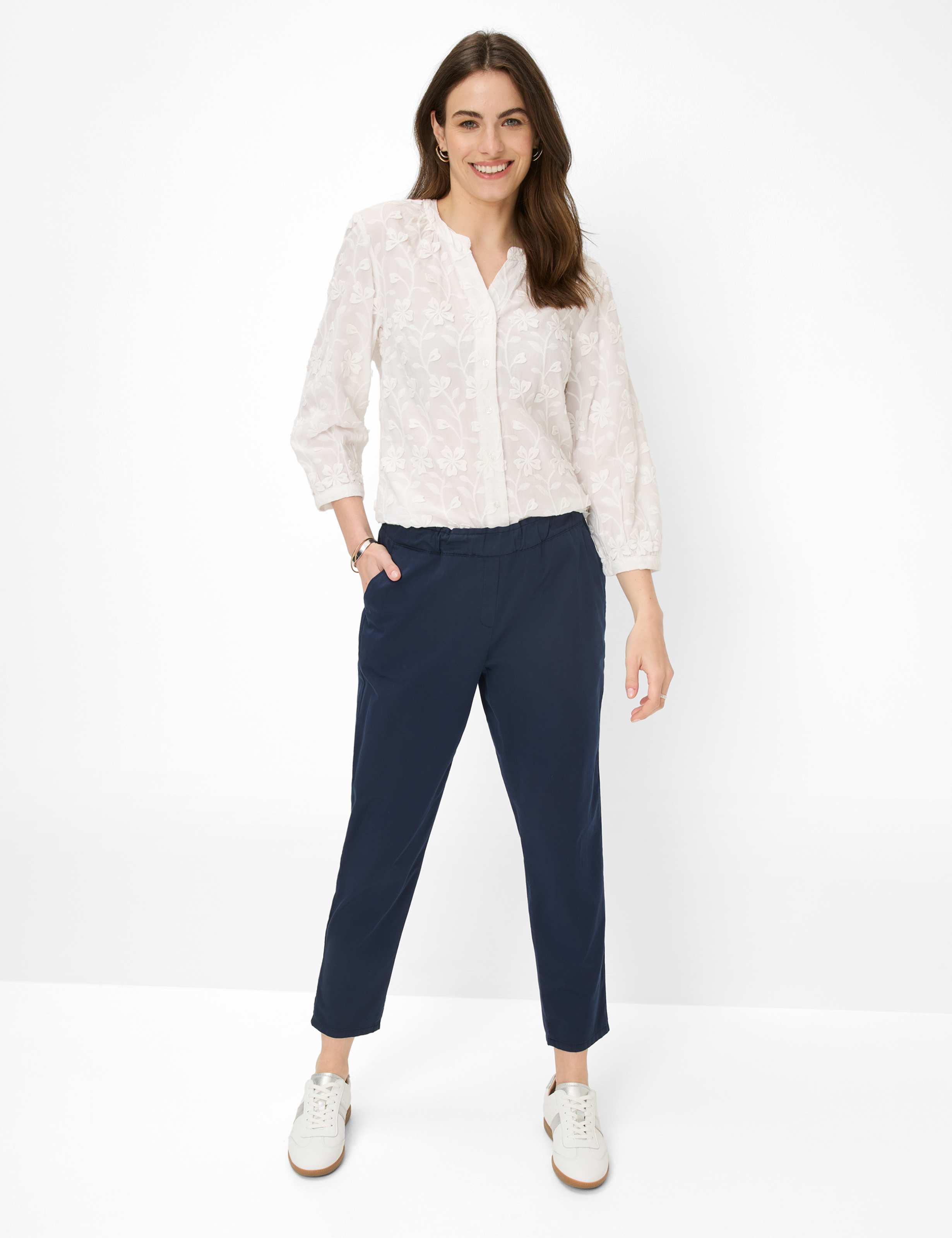 Damen Style MONA S Dunkelblau Relaxed Fit Model Outfit