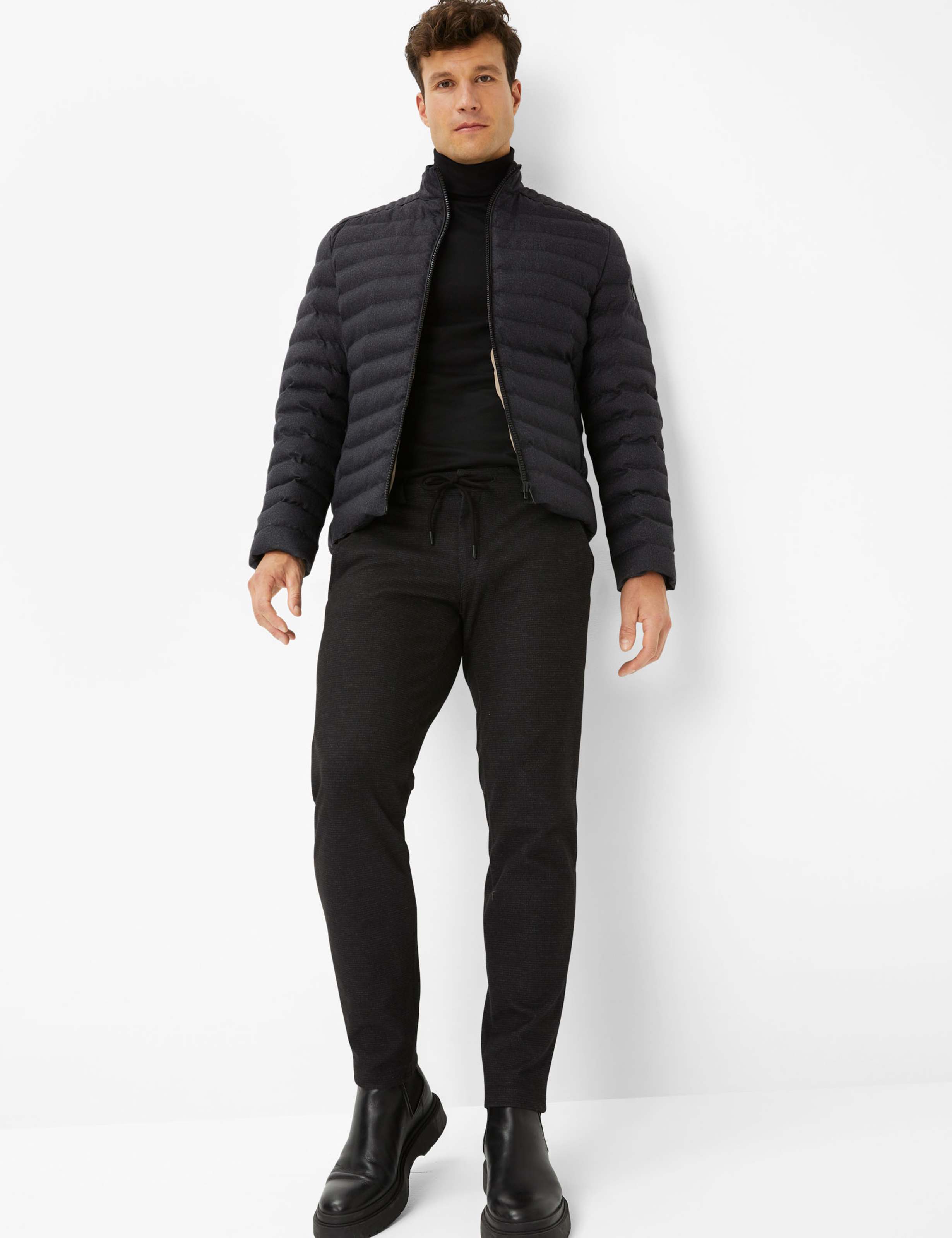 Men Style PHIL Medium Gray Modern Fit Model Outfit