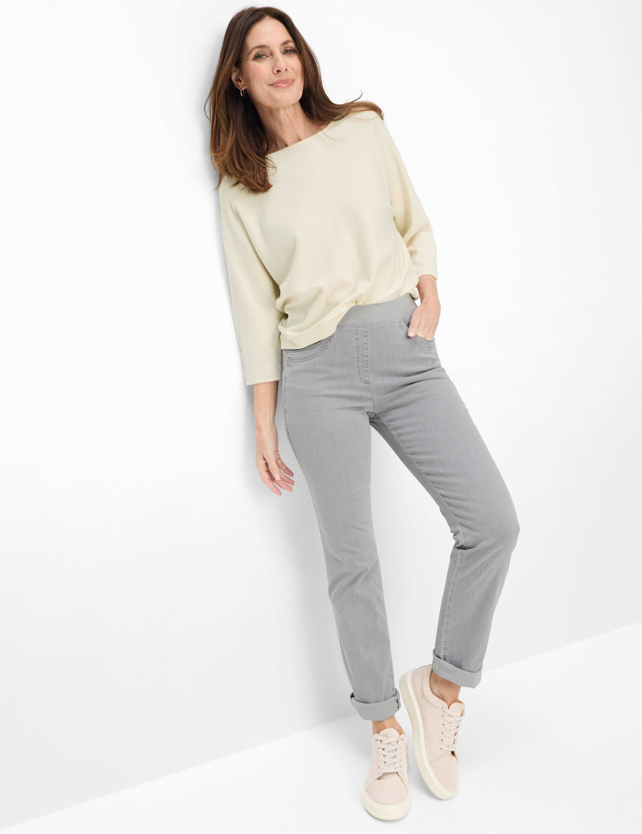 Damen Style PAMINA FUN Denim Hellgrau Slim Fit Model Outfit