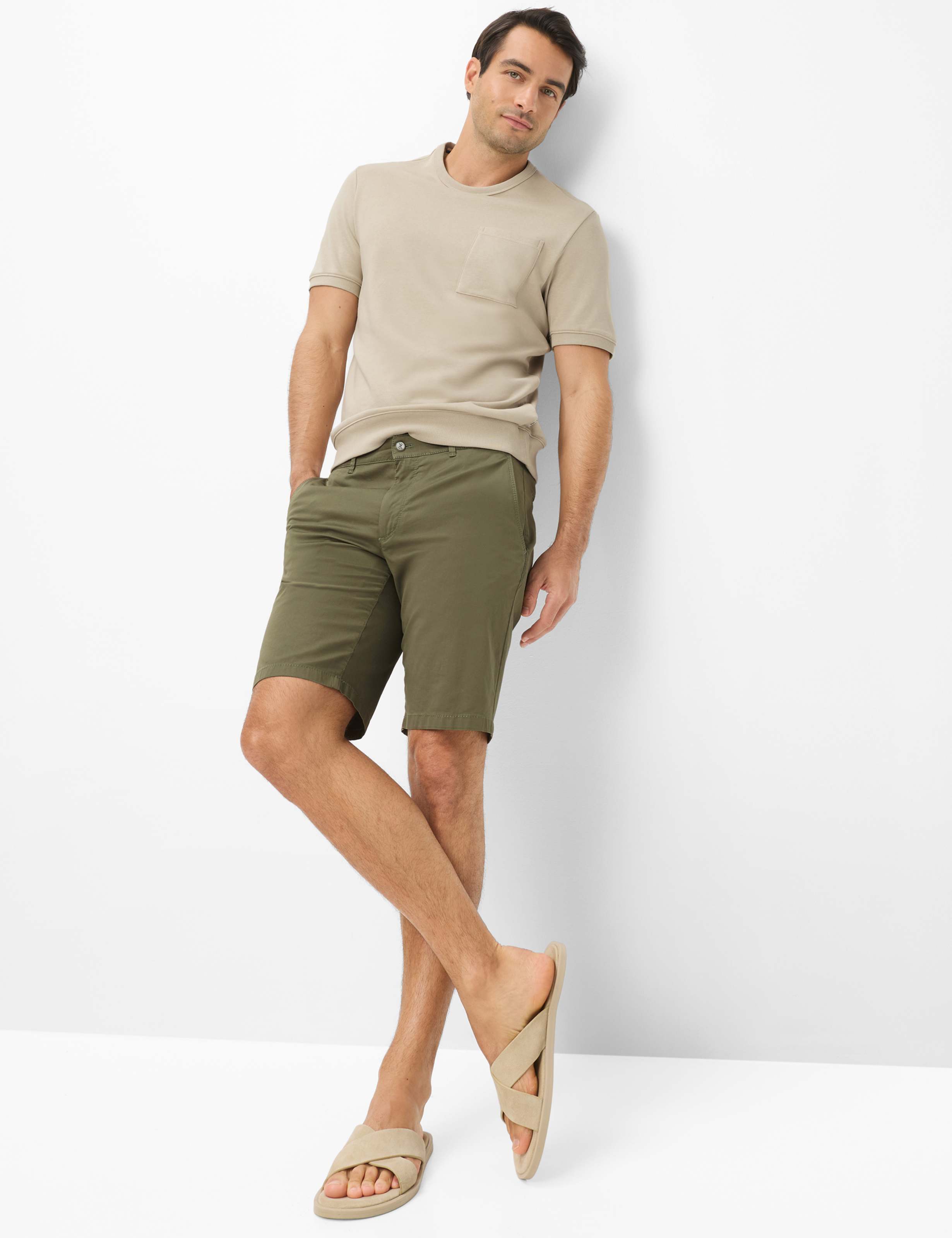 Homme Style BOZEN Vert - Olive Regular Fit Tenue du mannequin
