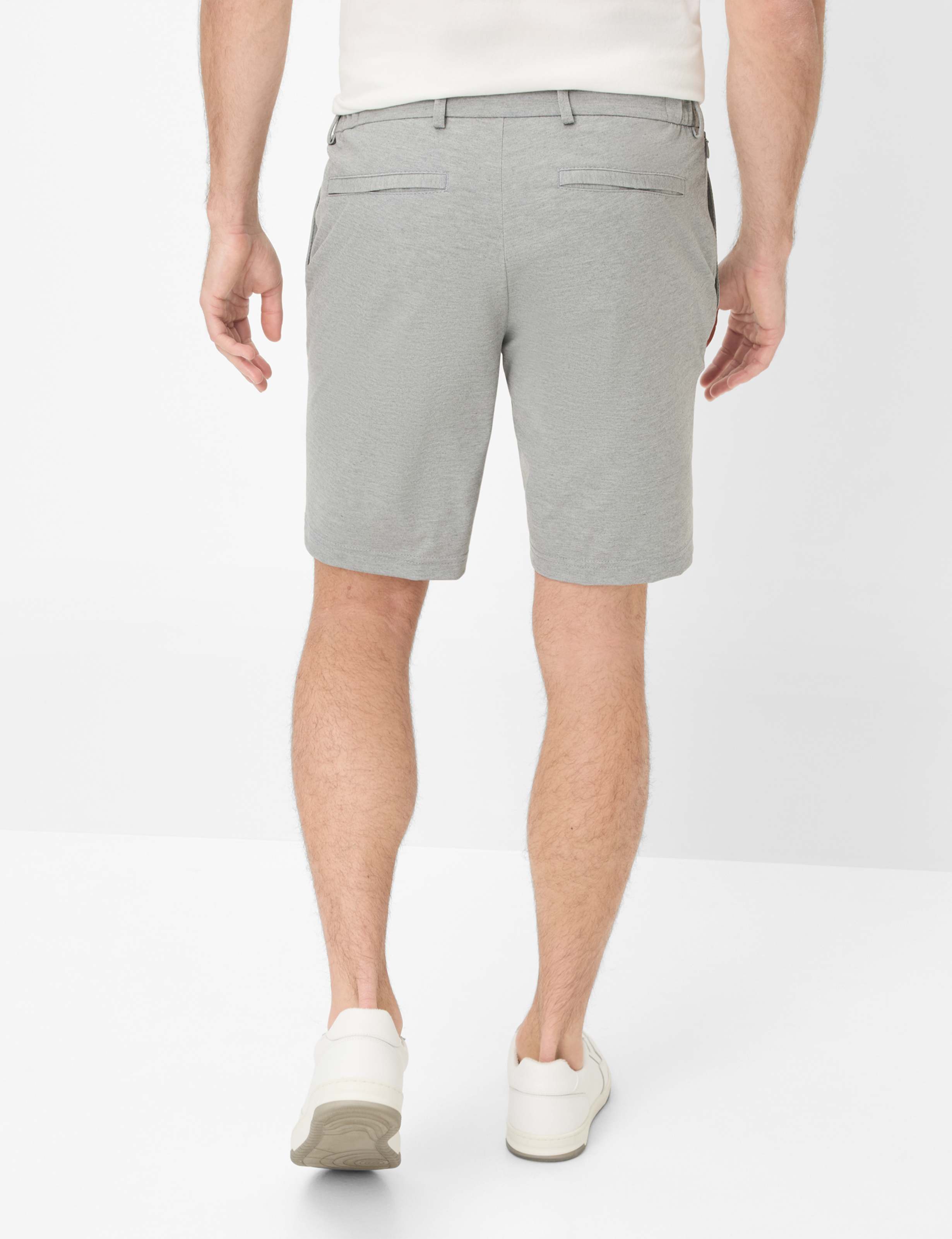Herren Style SILVIO Hellgrau Modern Fit Model Rueck