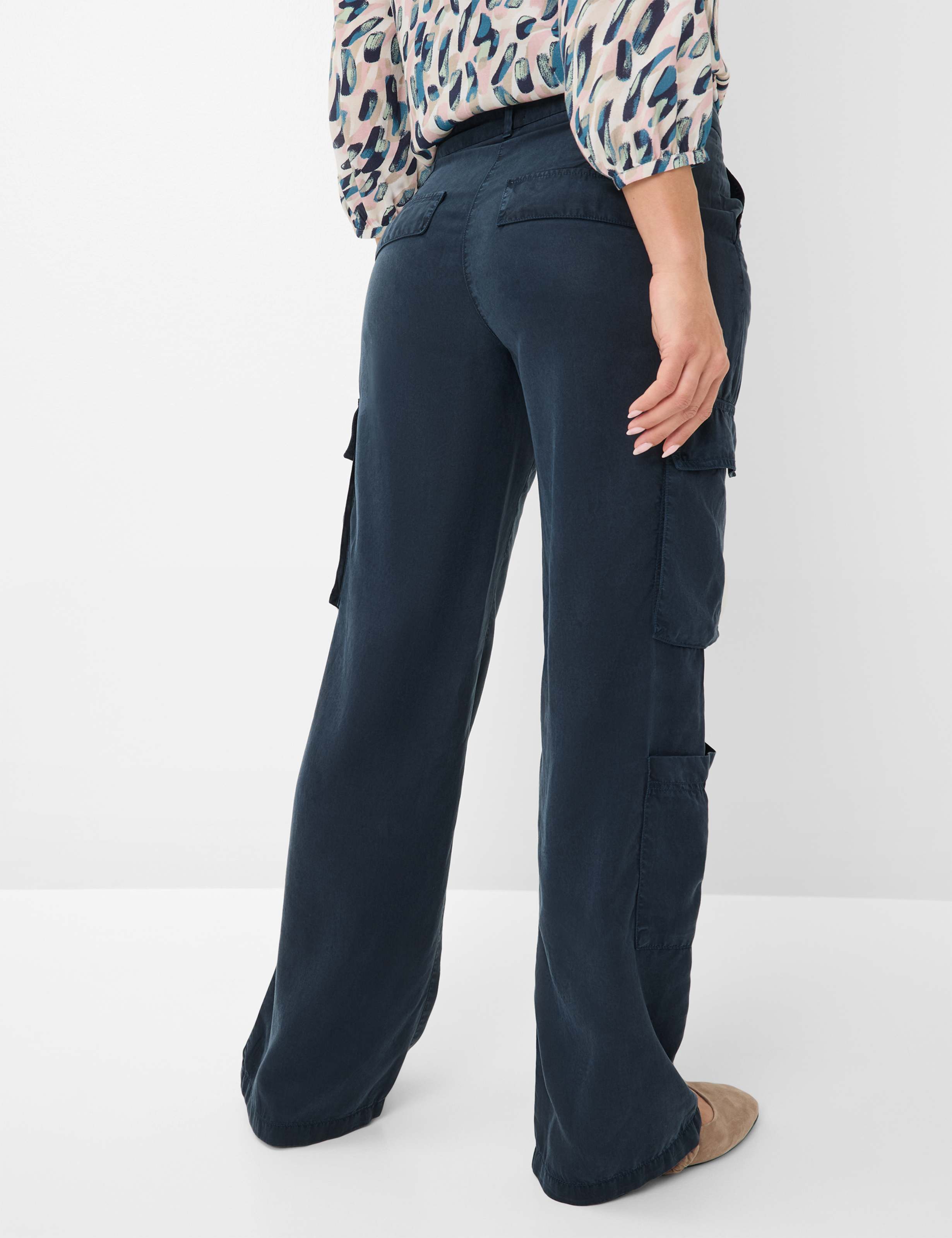 Damen Style MAINE Dunkelblau Wide Leg Model Rueck