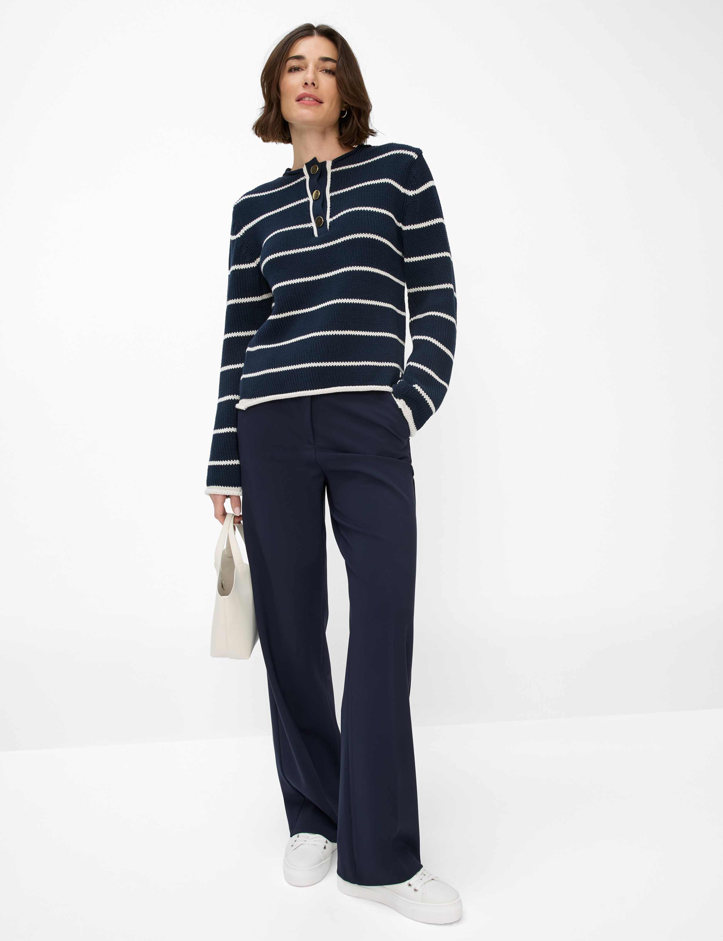 Damen Style LESLEY Dunkelblau  Model Outfit