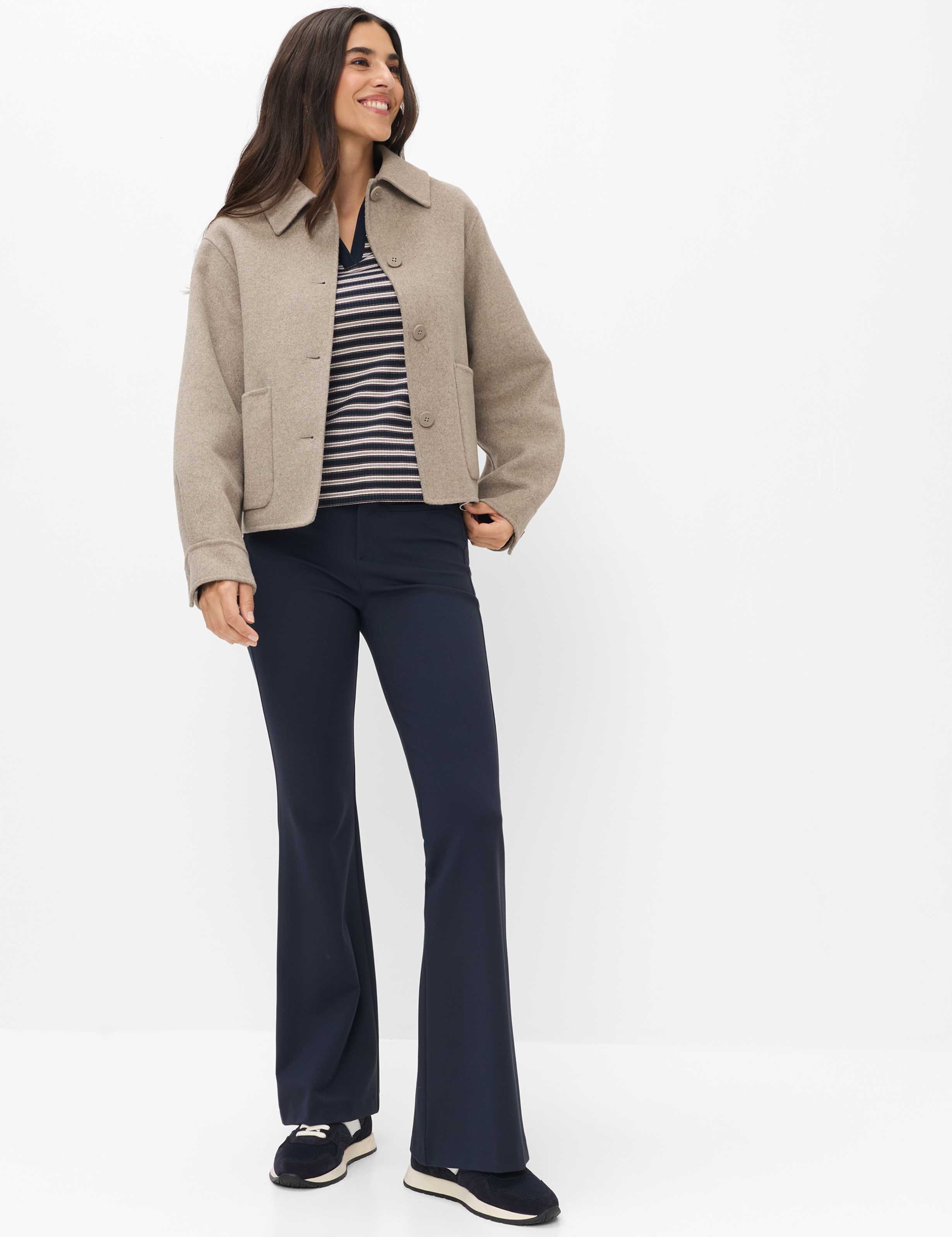Damen Style SHAKIRA Dunkelblau Slim Fit Model Outfit
