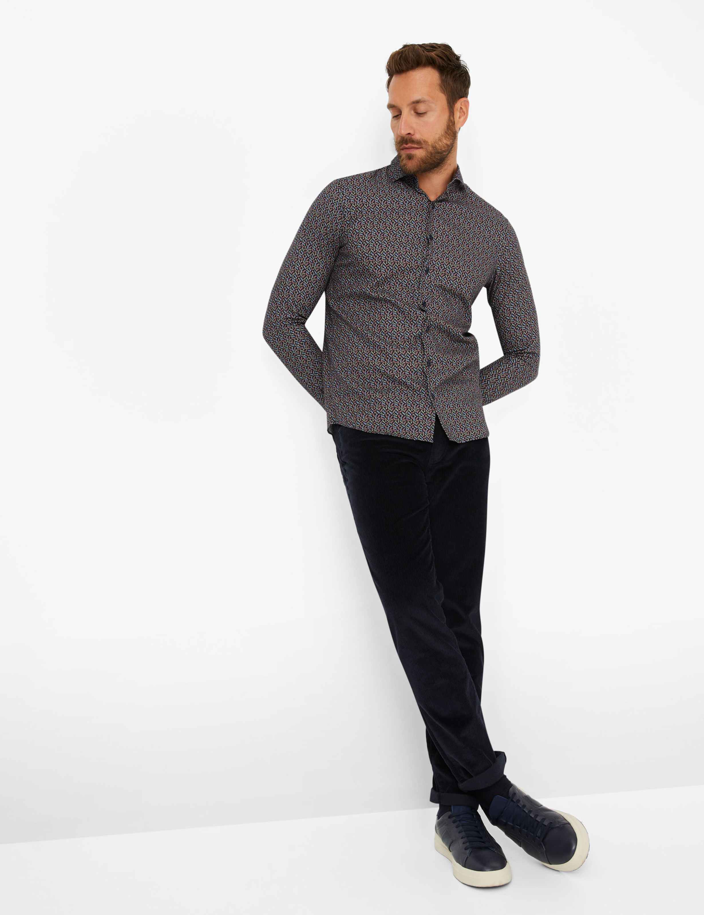 Herren Style HAROLD Dunkles Lila  Model Outfit
