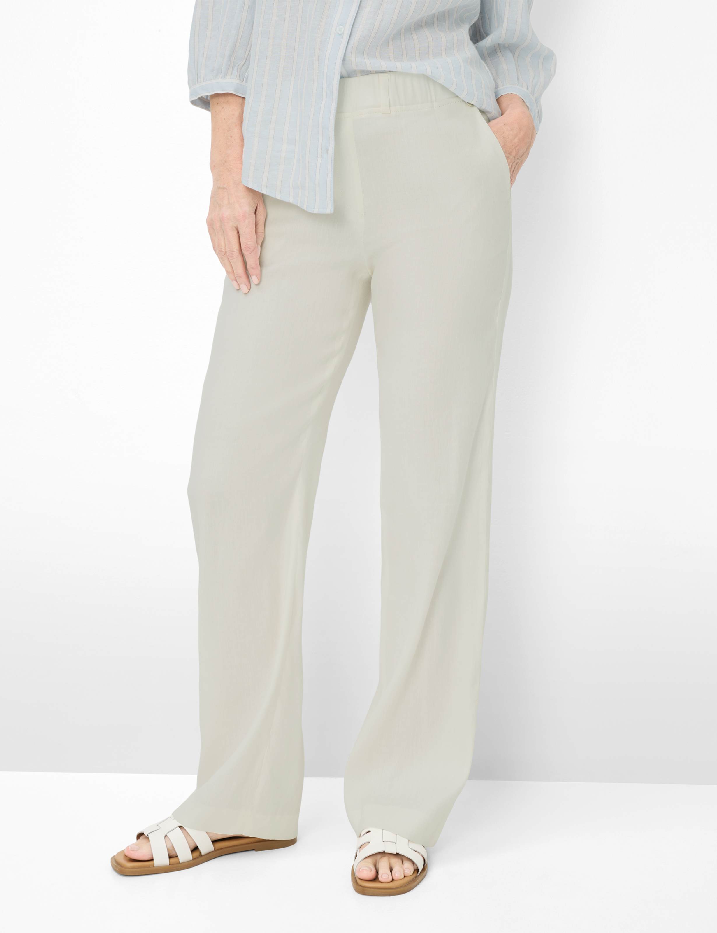 Thumbnail - Raphaela by Brax Damen Marlenehose Style PAM FLARED OFFWHITE, cremeweiß, Gr. 36