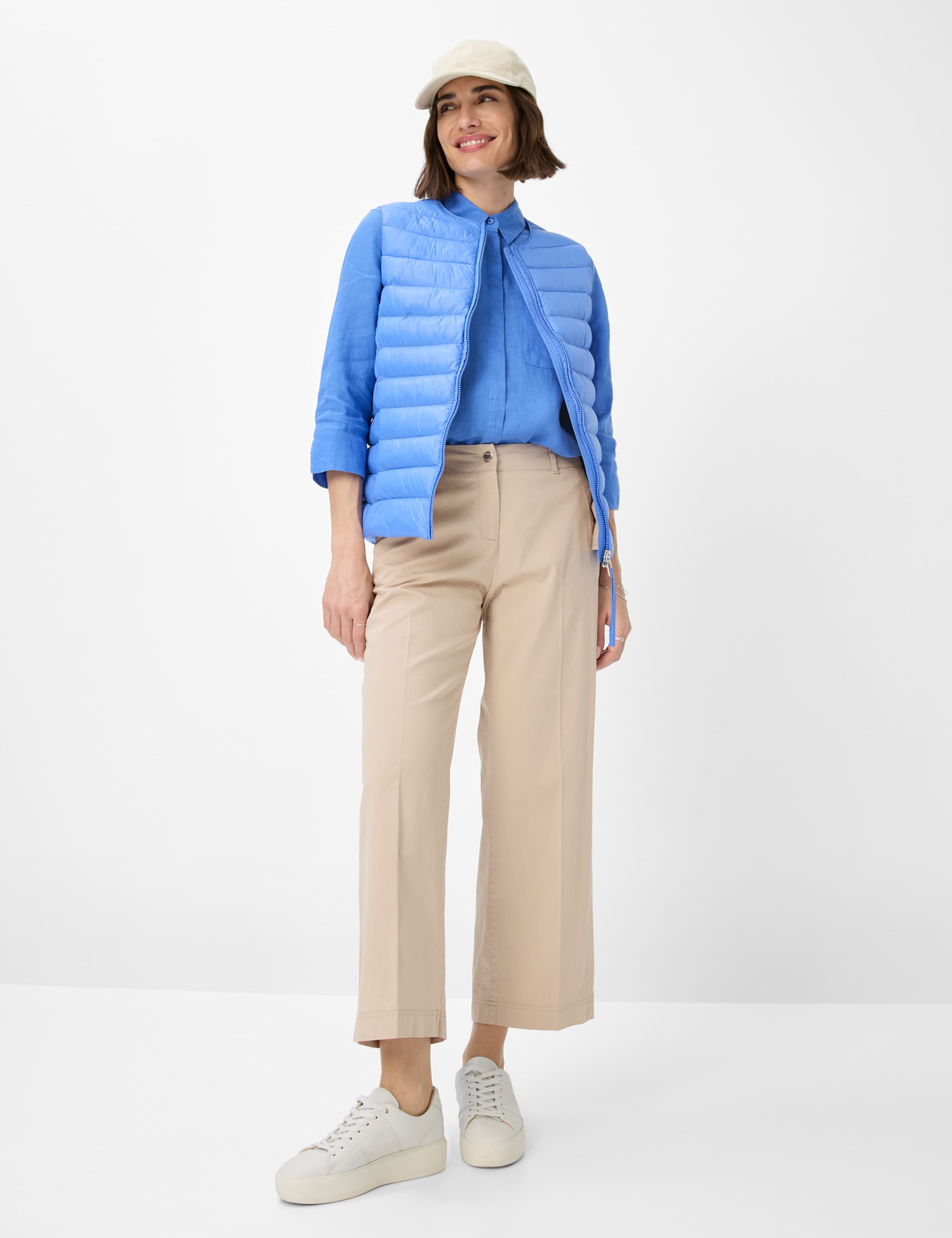 Femme Style MUNICH Bleu  Tenue du mannequin