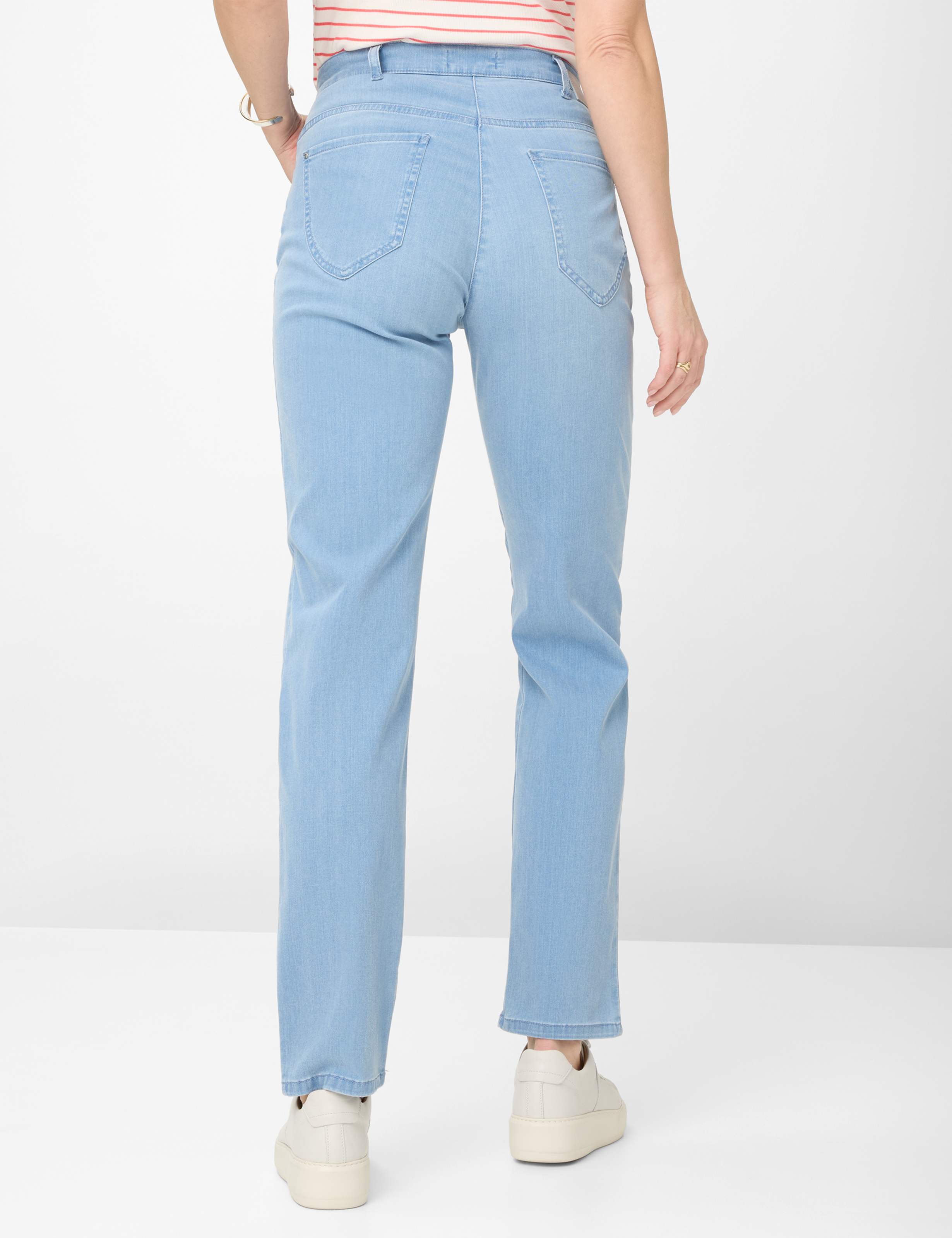 Damen Style CORRY Denim Hellblau Comfort Plus Fit Model Rueck