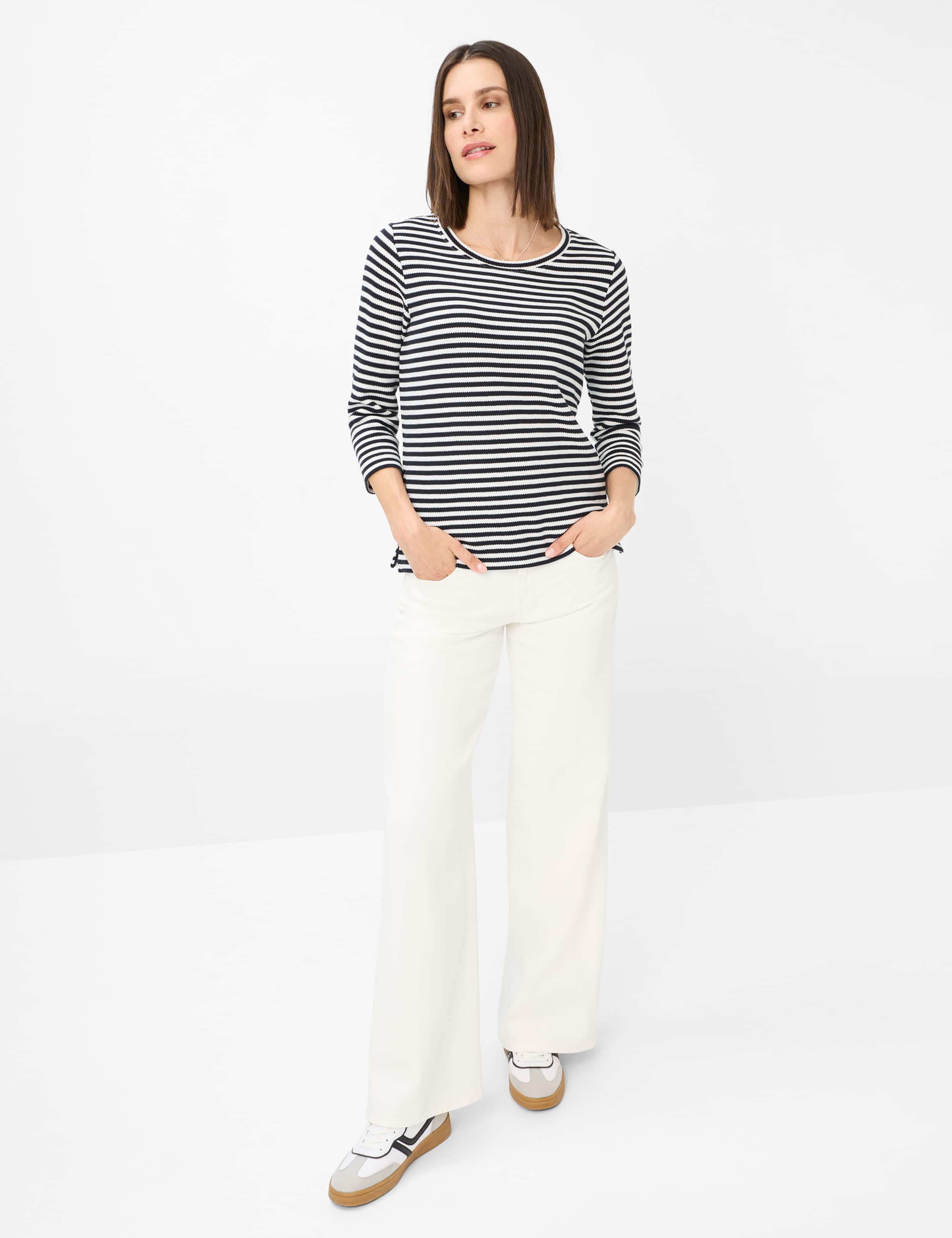 Damen Style BONNIE Dunkelblau  Model Outfit