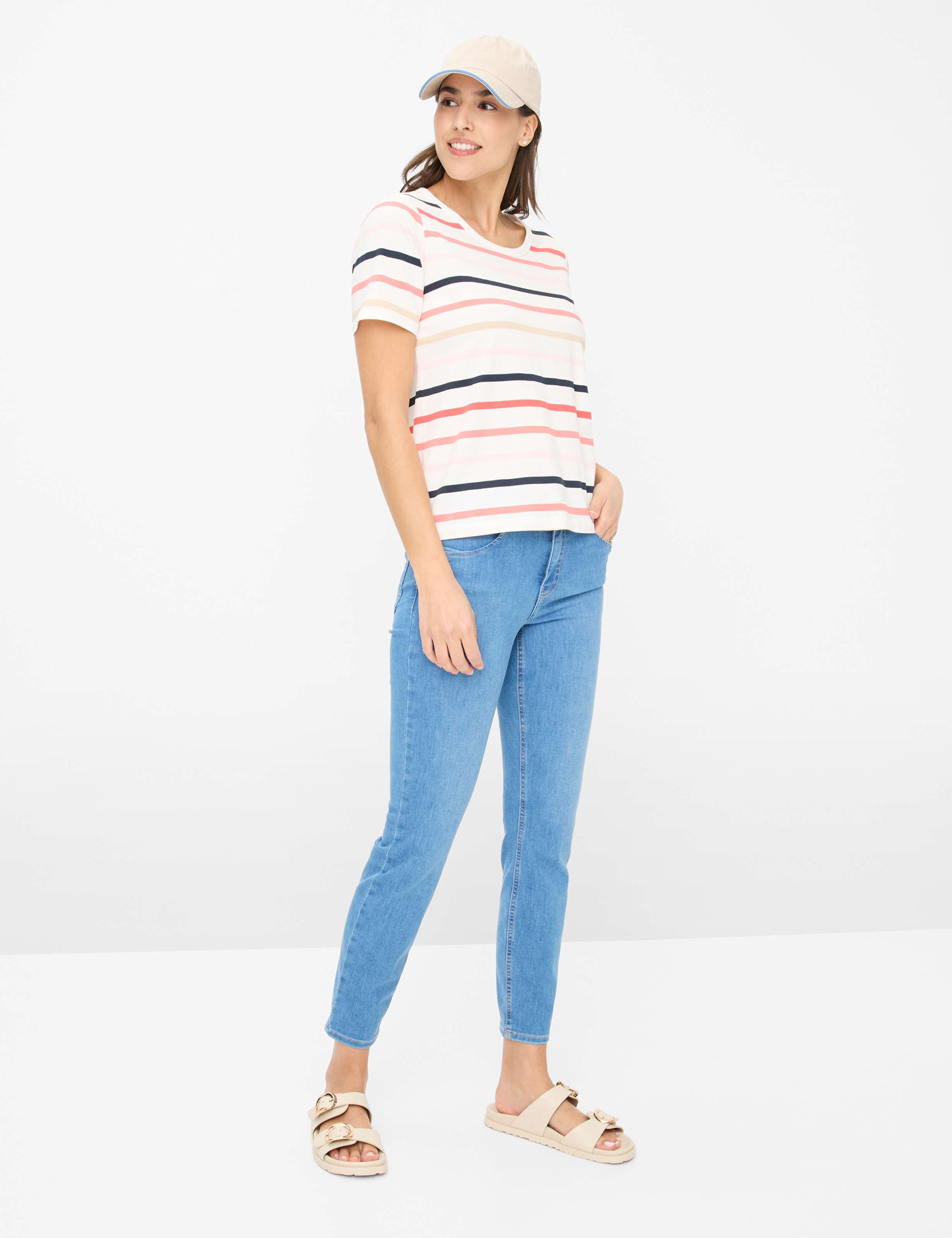 Women Style CARINA Multicolored  Model Outfit