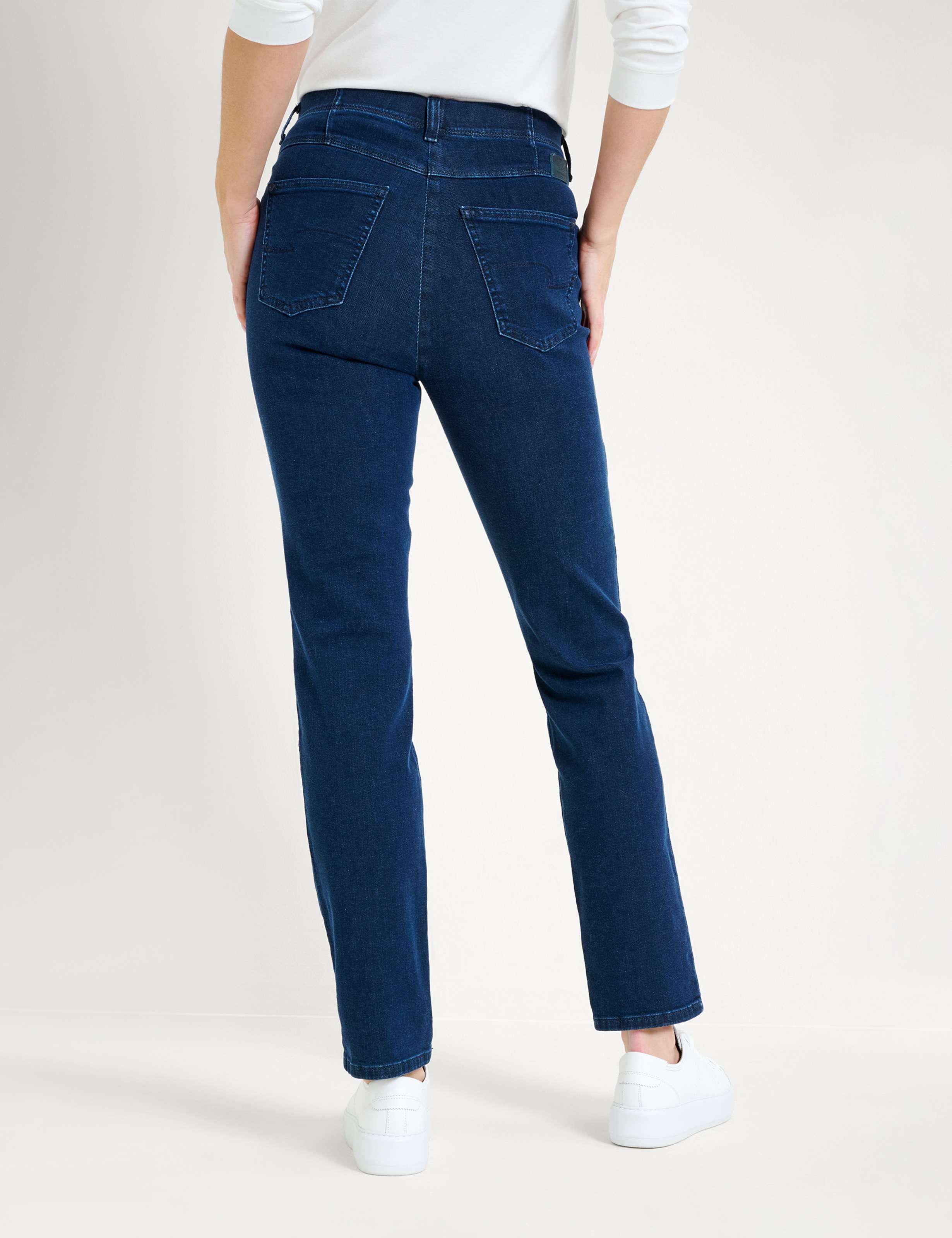 Dame Style LAURA NEW Denim Mørkeblå Super Slim Fit Model ryg
