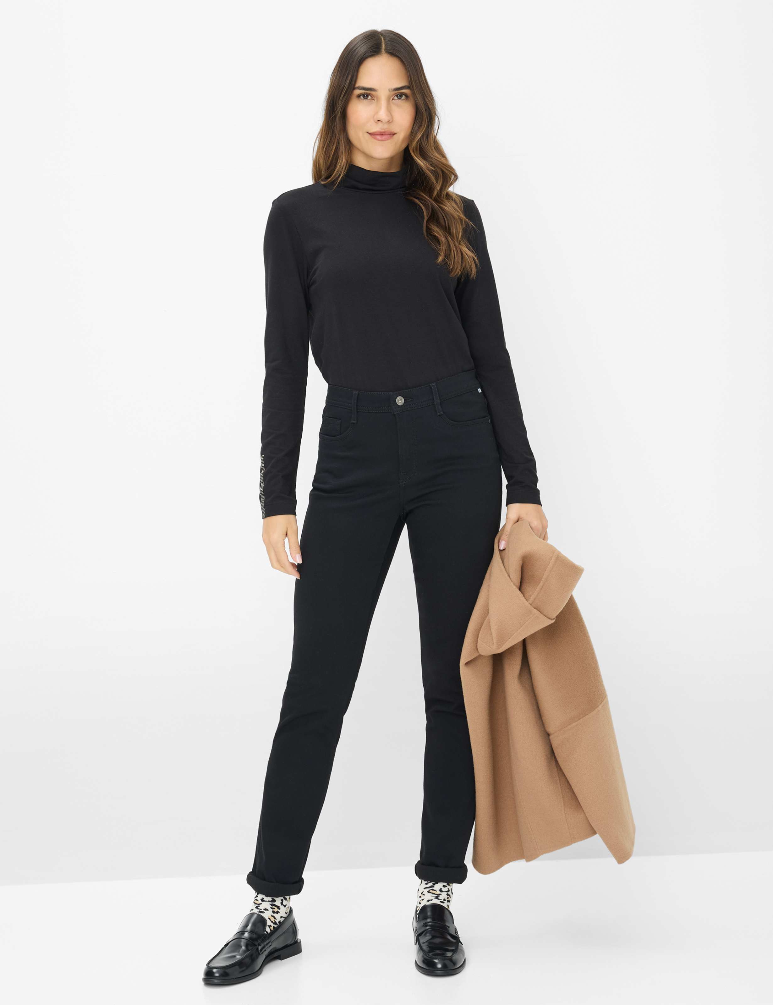 Damen Style MARY Schwarz Regular Fit Model Outfit