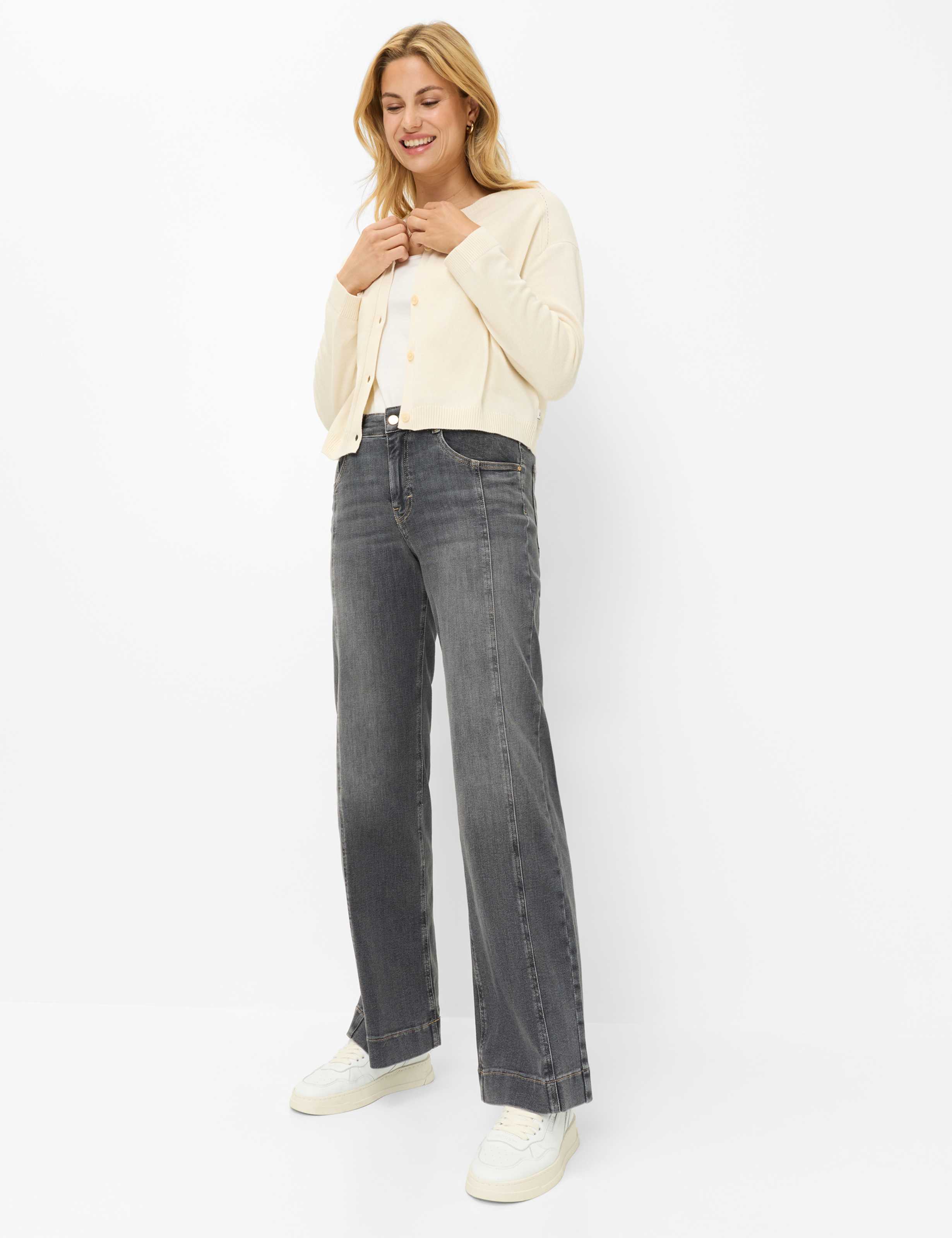 Damen Style MAINE Denim Grau Wide Leg Model Outfit