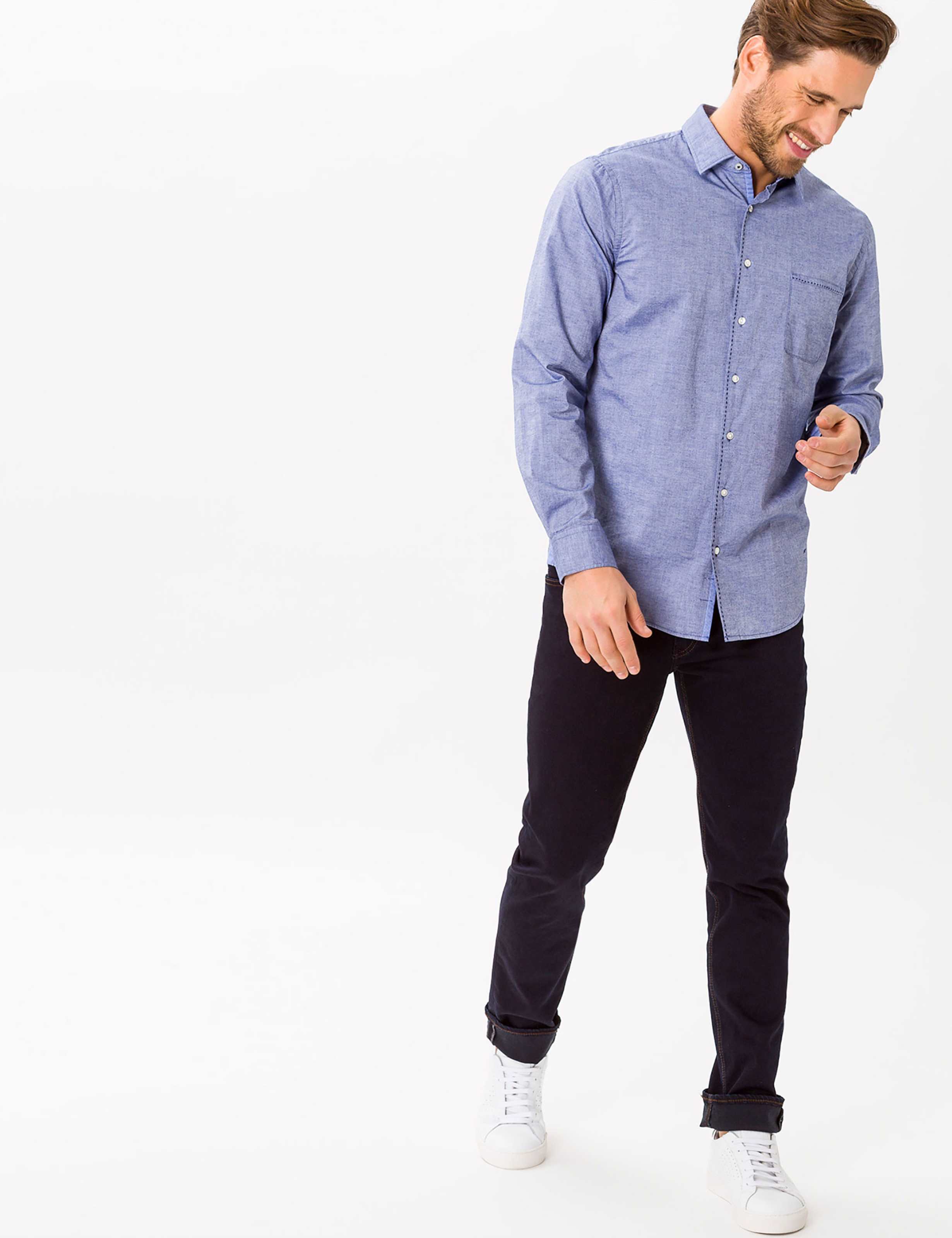 Herren Style CHUCK Denim Dunkelblau Modern Fit Model Outfit