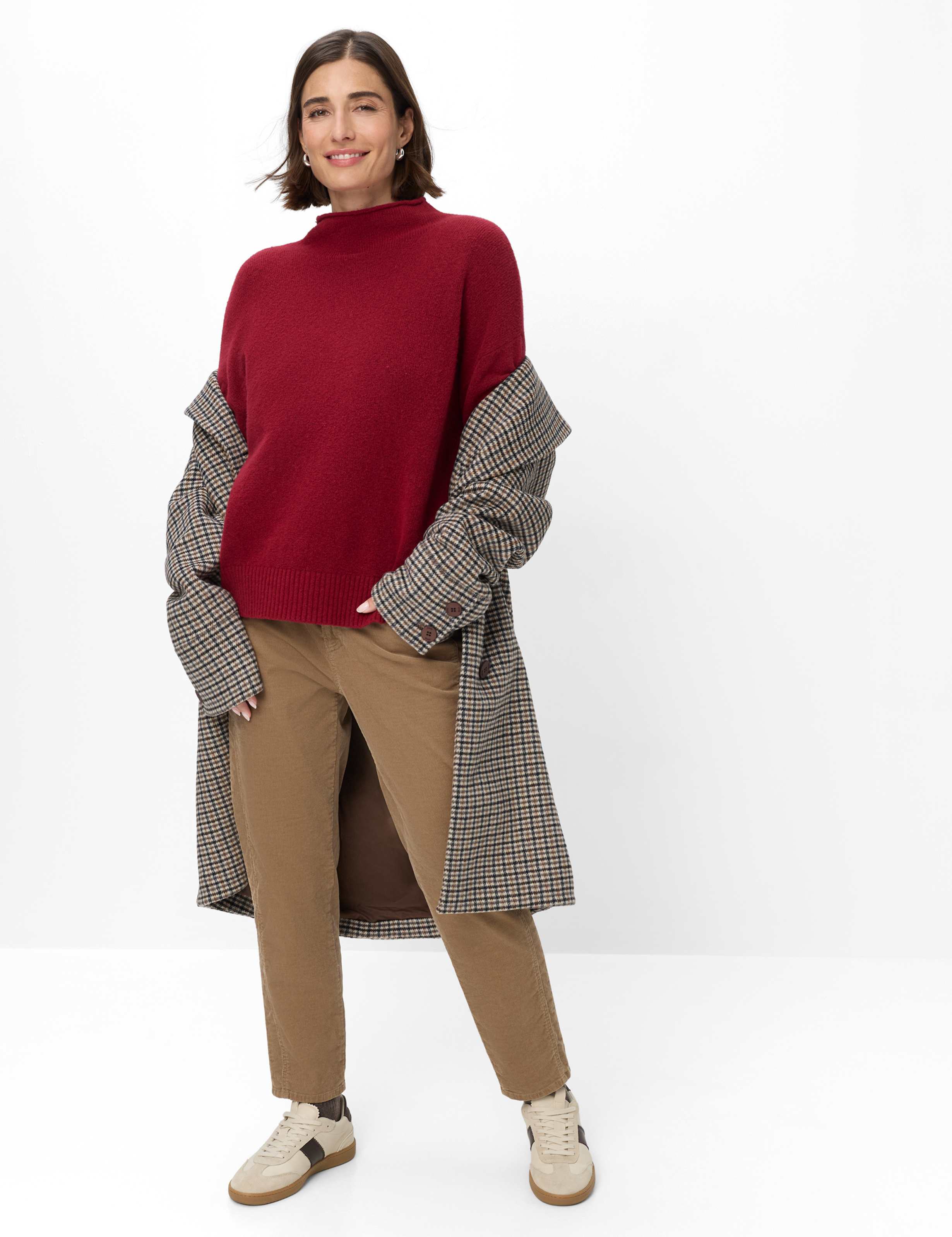 Femme Style LEA Rouge Foncé  Tenue du mannequin