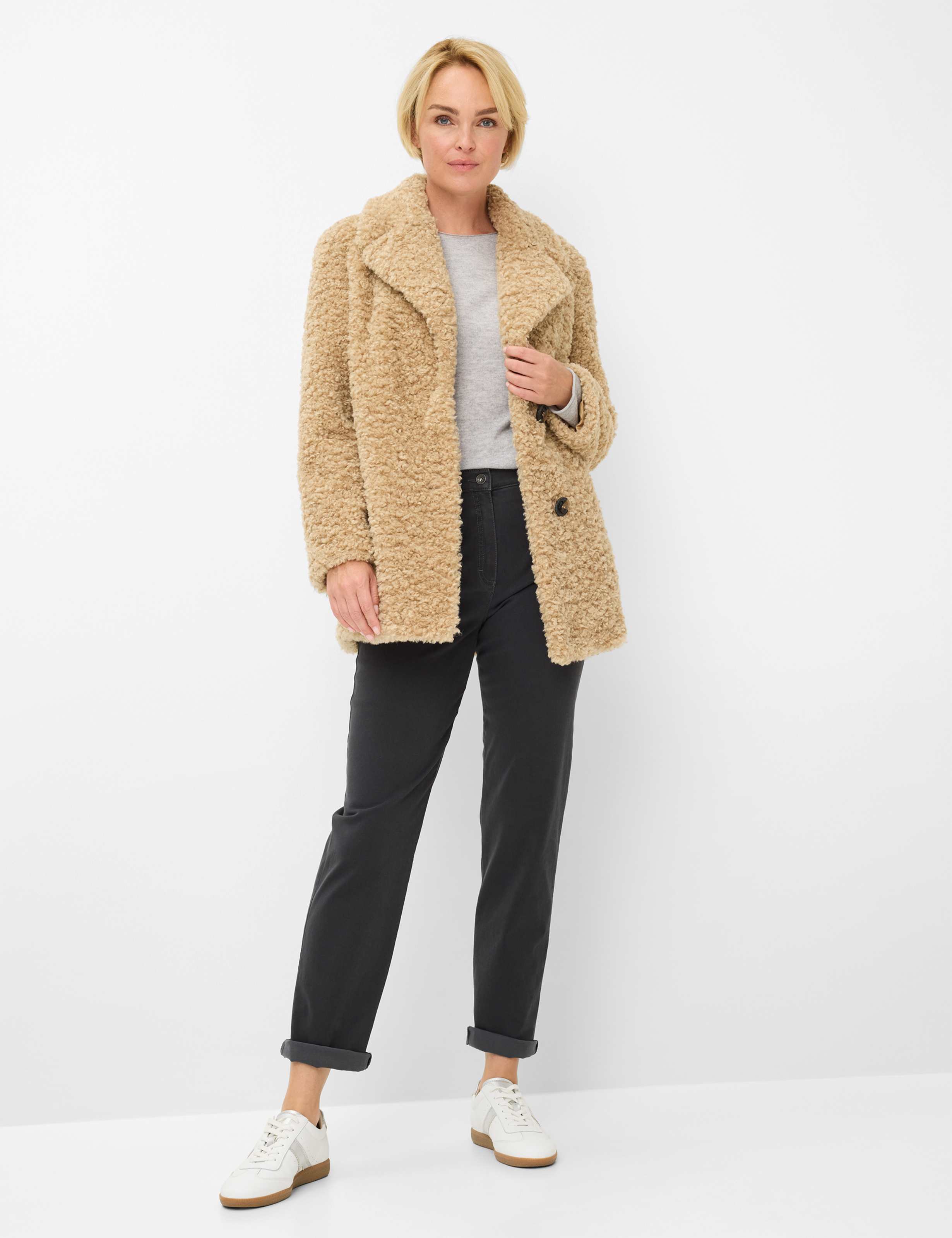 Femme Style CORRY Gris Foncé - Anthracite Comfort Plus Fit Tenue du mannequin
