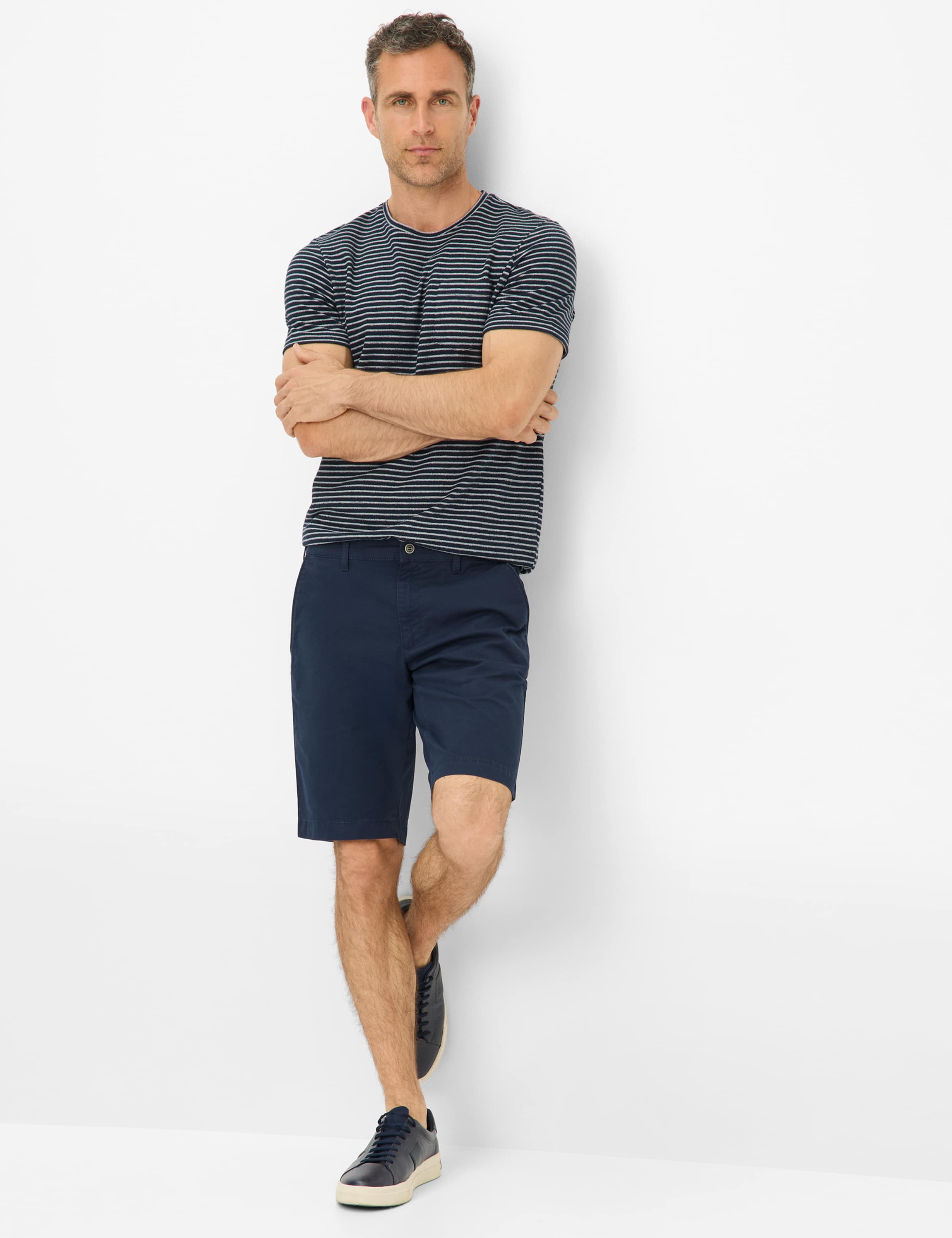 Men Style BURT Dark Blue Regular Fit Model Outfit