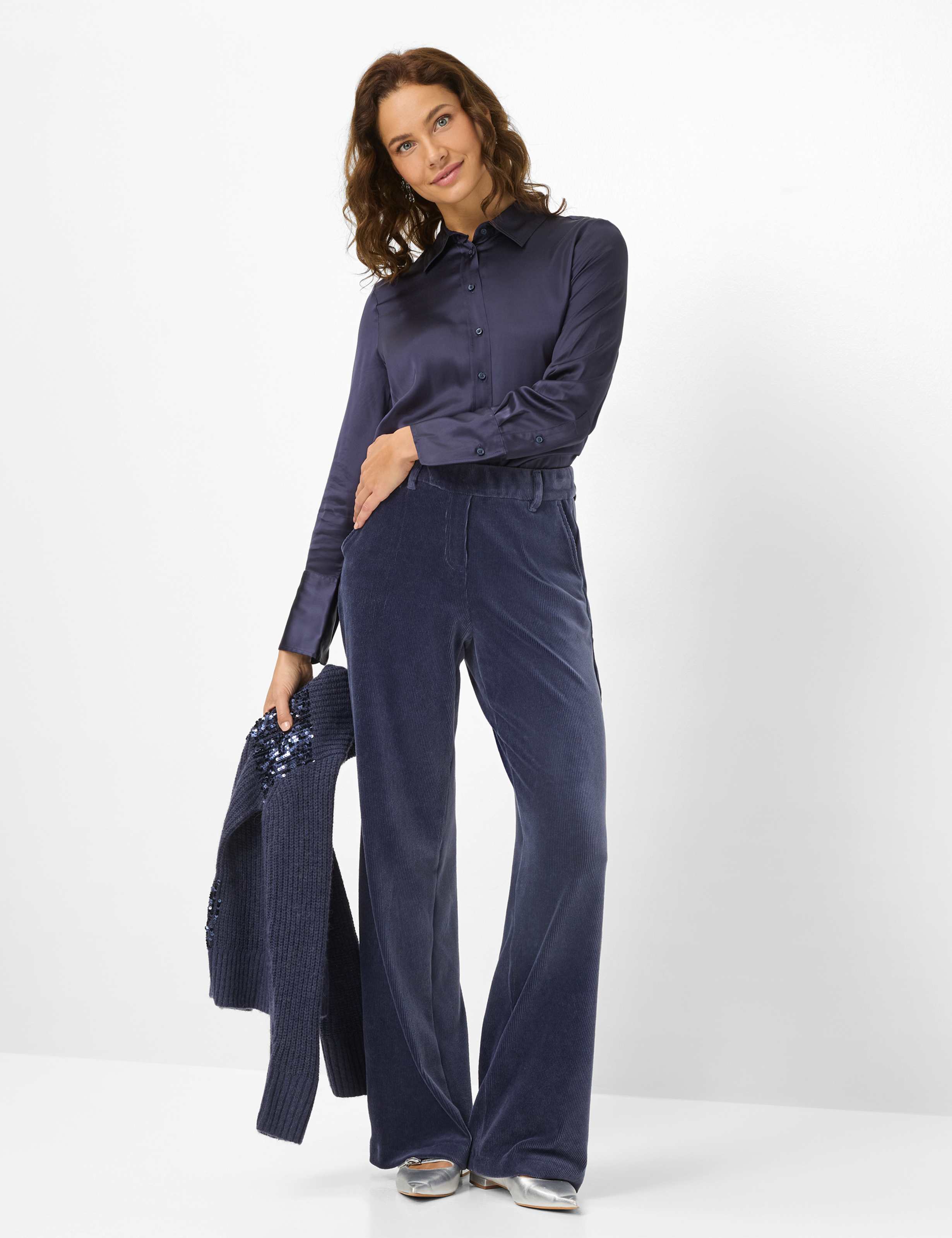 Damen Style MAINE Dunkelblau Wide Leg Model Outfit