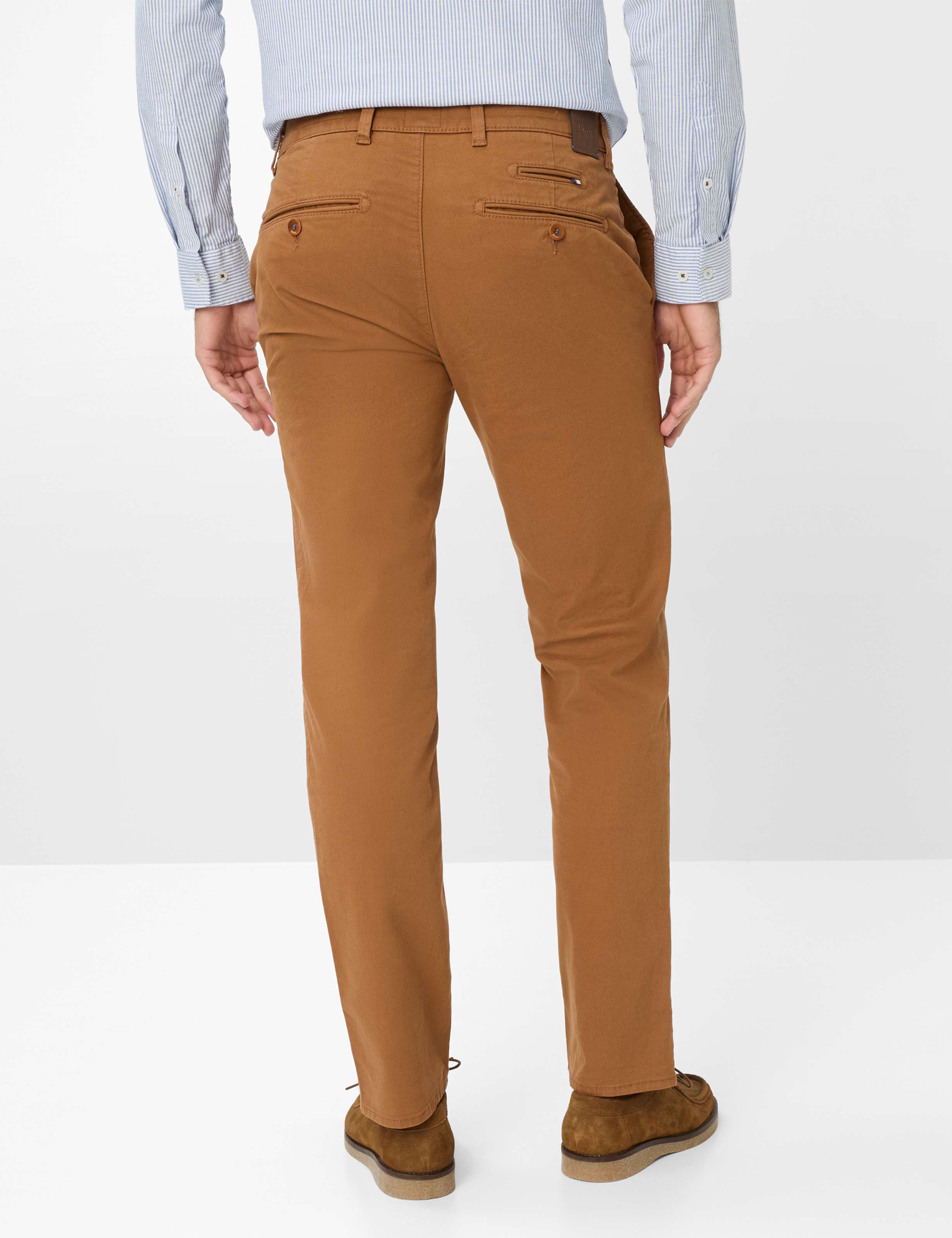 Herren Style FABIO IN Braun Modern Fit Model Rueck