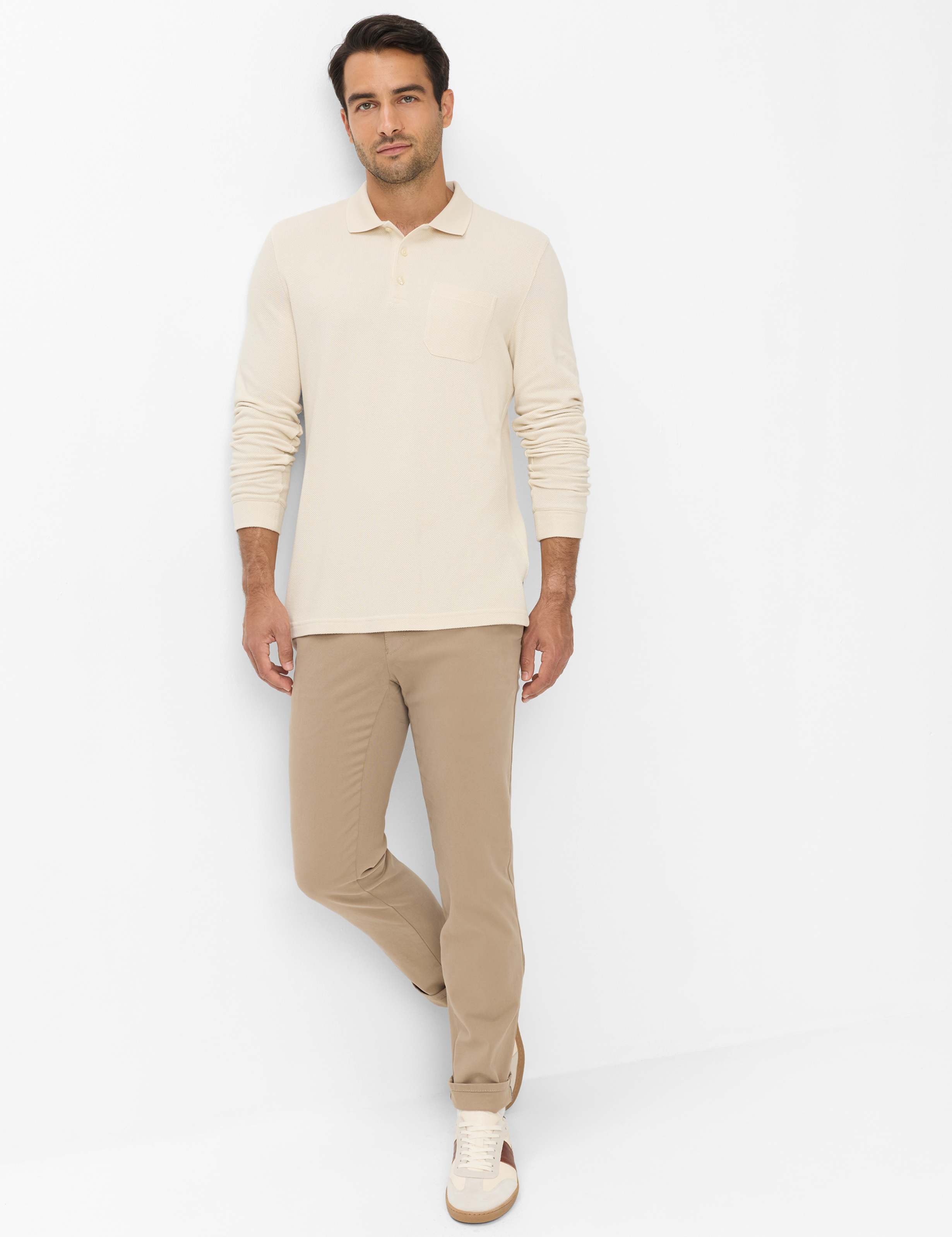 Herren Style PHARELL Hellbeige  Model Outfit