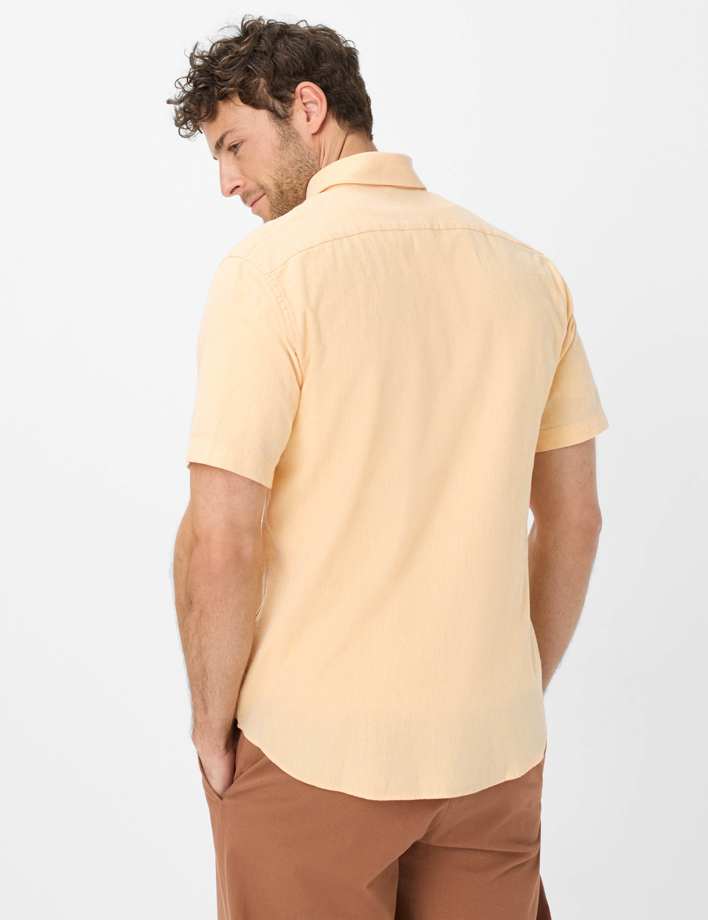 Herren Style DAN Gelb  Model Rueck