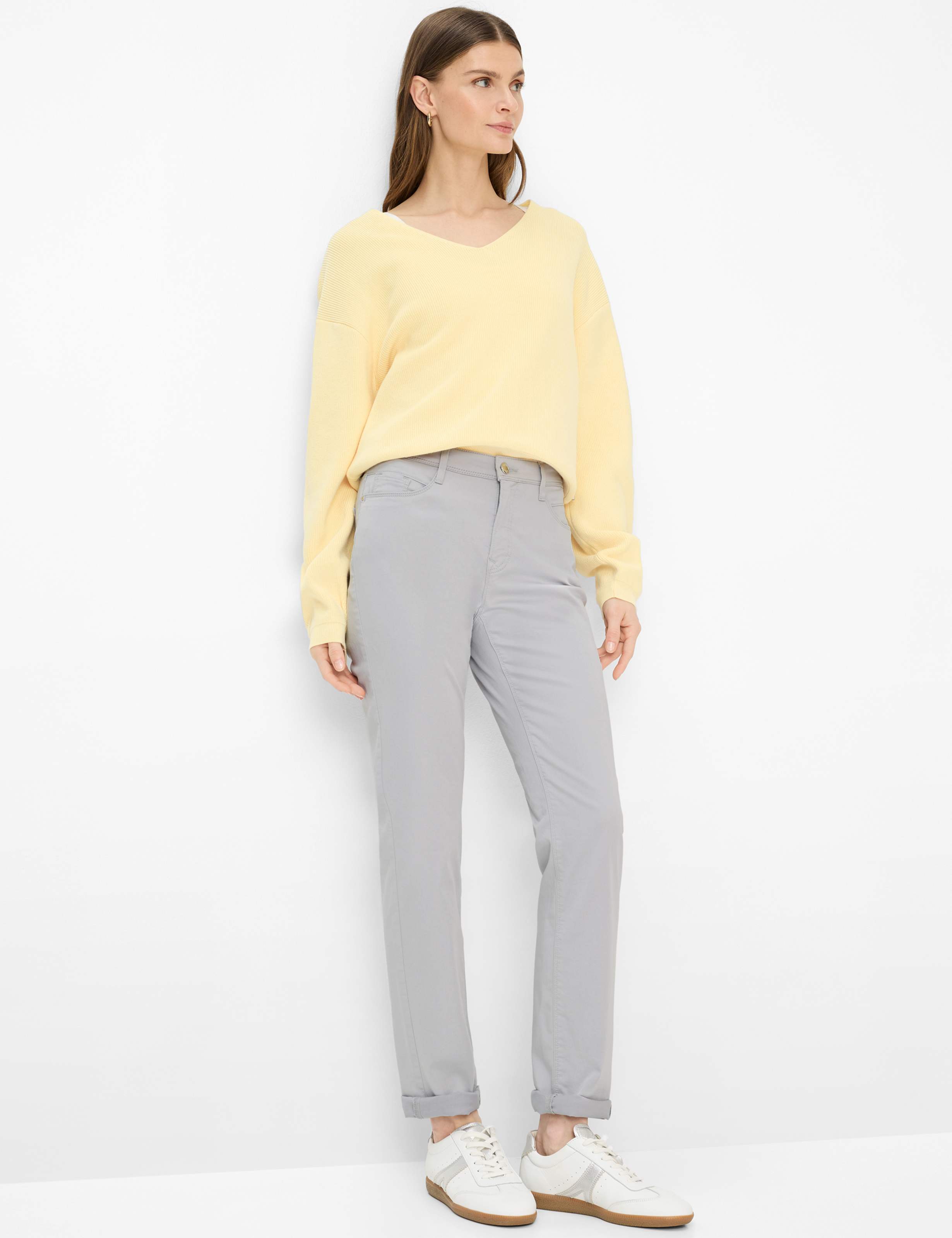 Damen Style CAROLA Hellgrau Feminine Fit Model Outfit