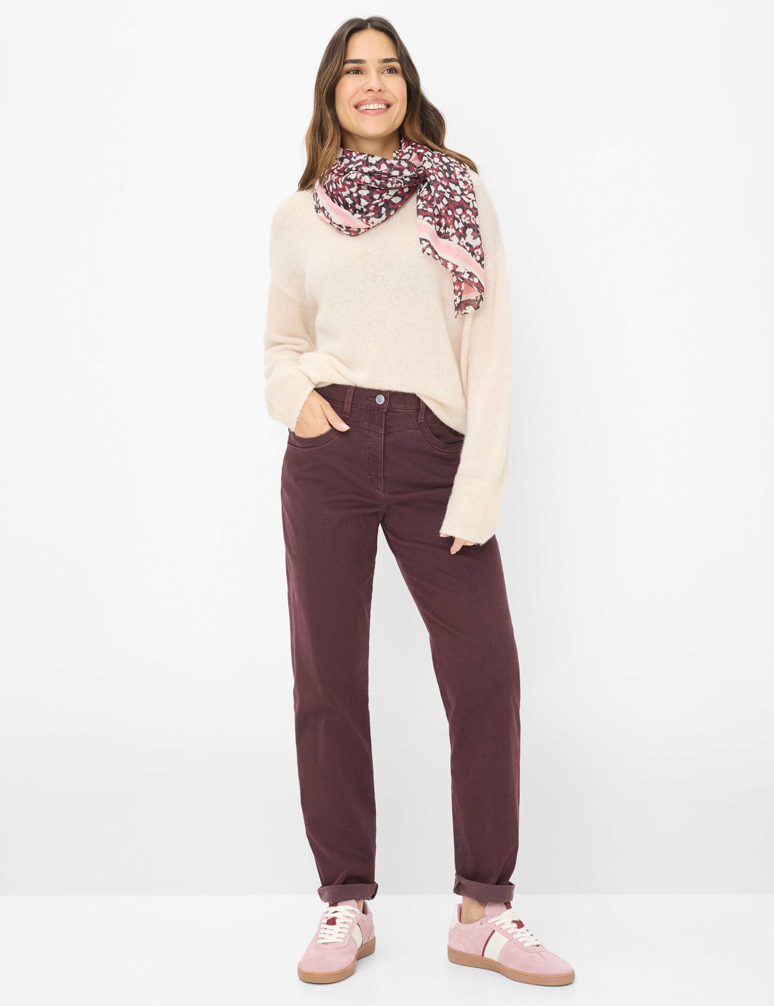Dames Style CAREN NEW Donkerrood Comfort Plus Fit Model outfit
