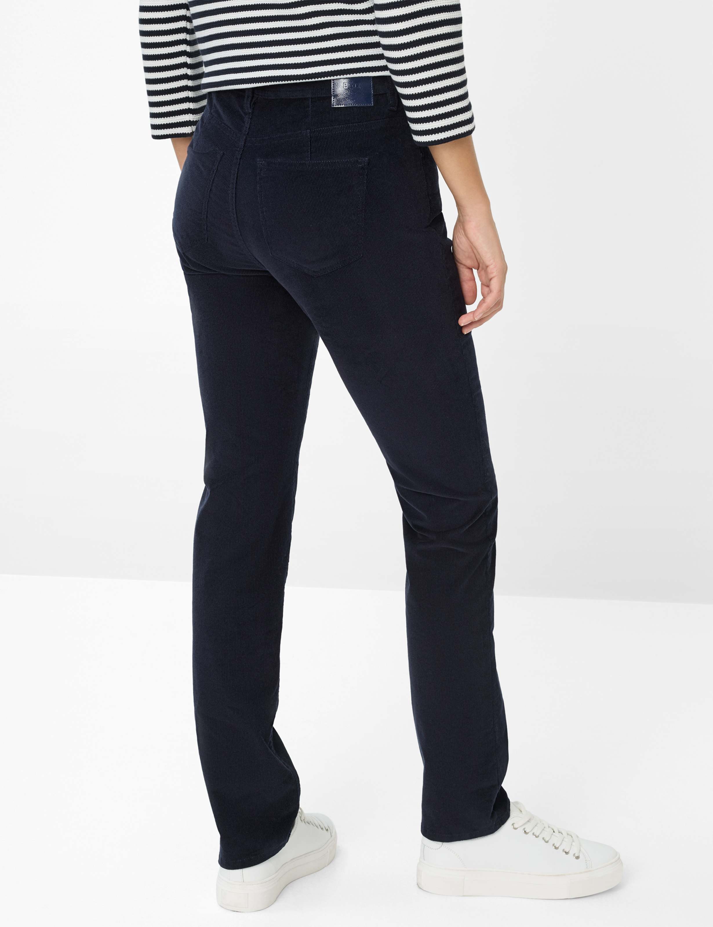 Damen Style MARY Dunkelblau Regular Fit Model Rueck