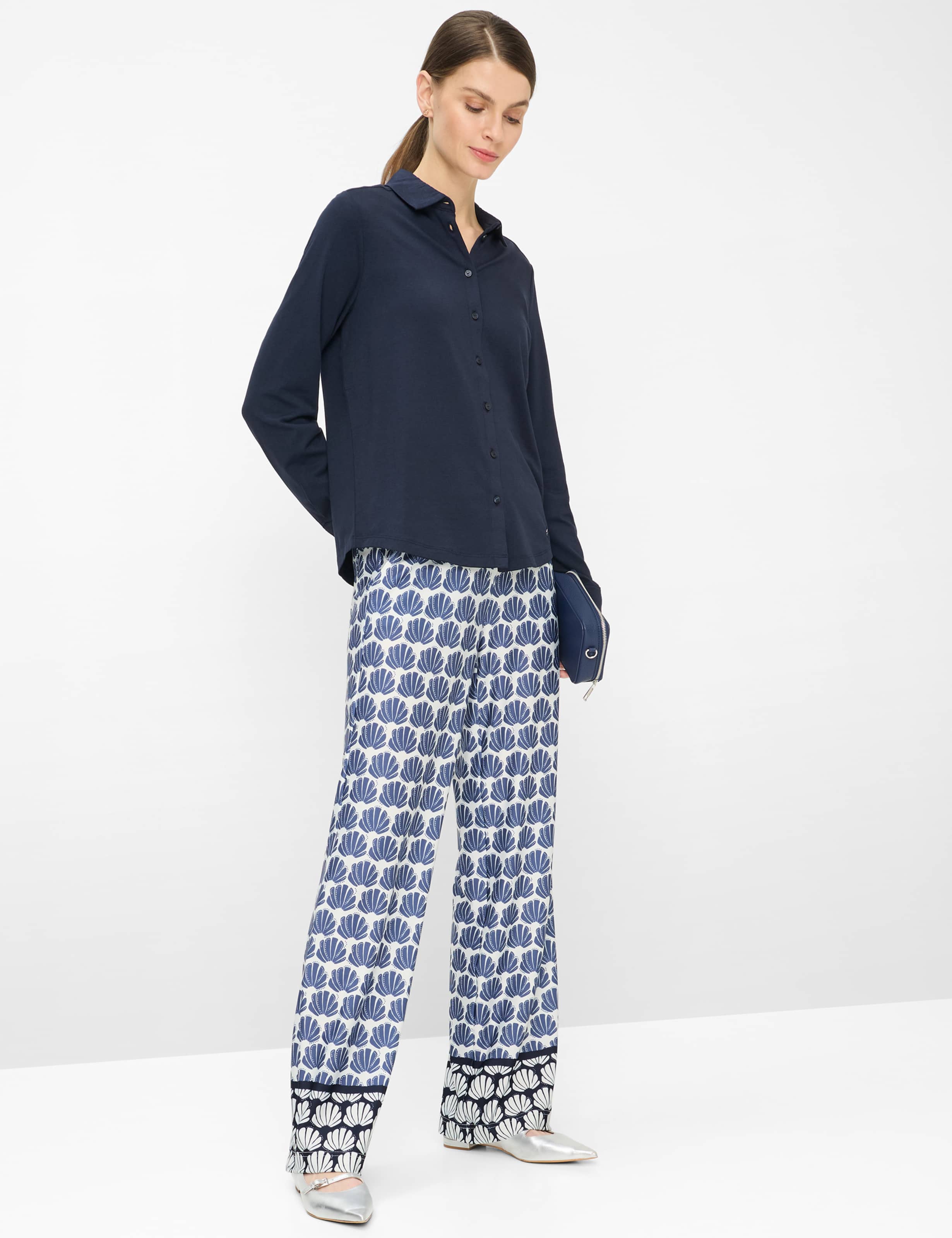 Damen Style CELINA L Dunkelblau  Model Outfit