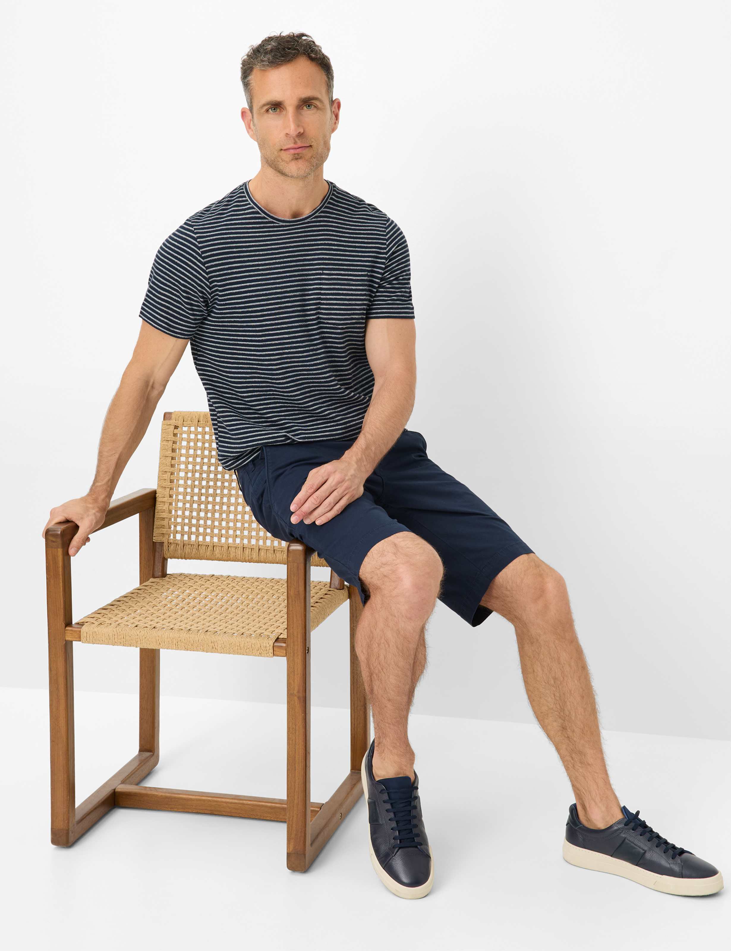 Men Style BURT Dark Blue Regular Fit Detail 1