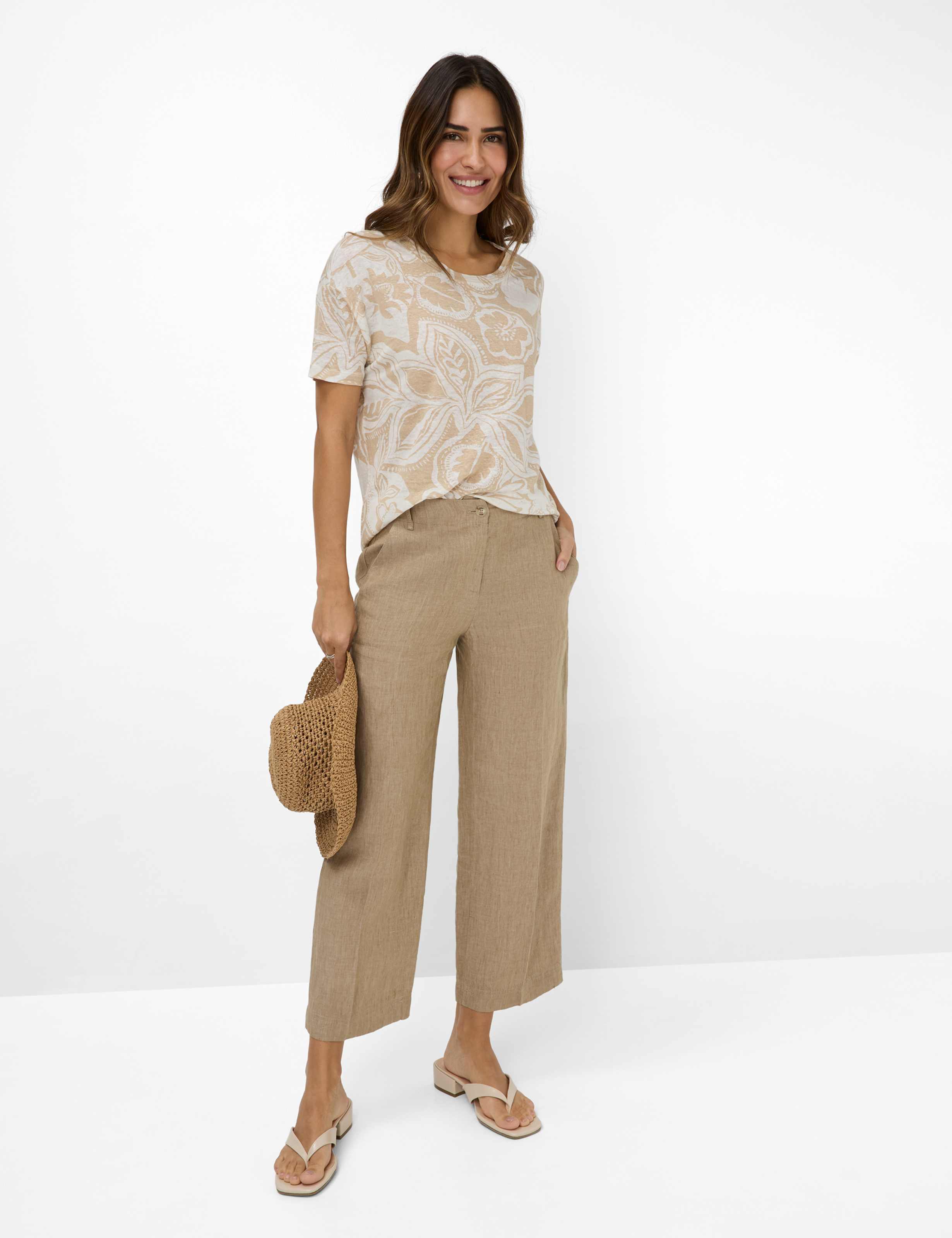 Women Style CANDICE Cream White  Model Outfit