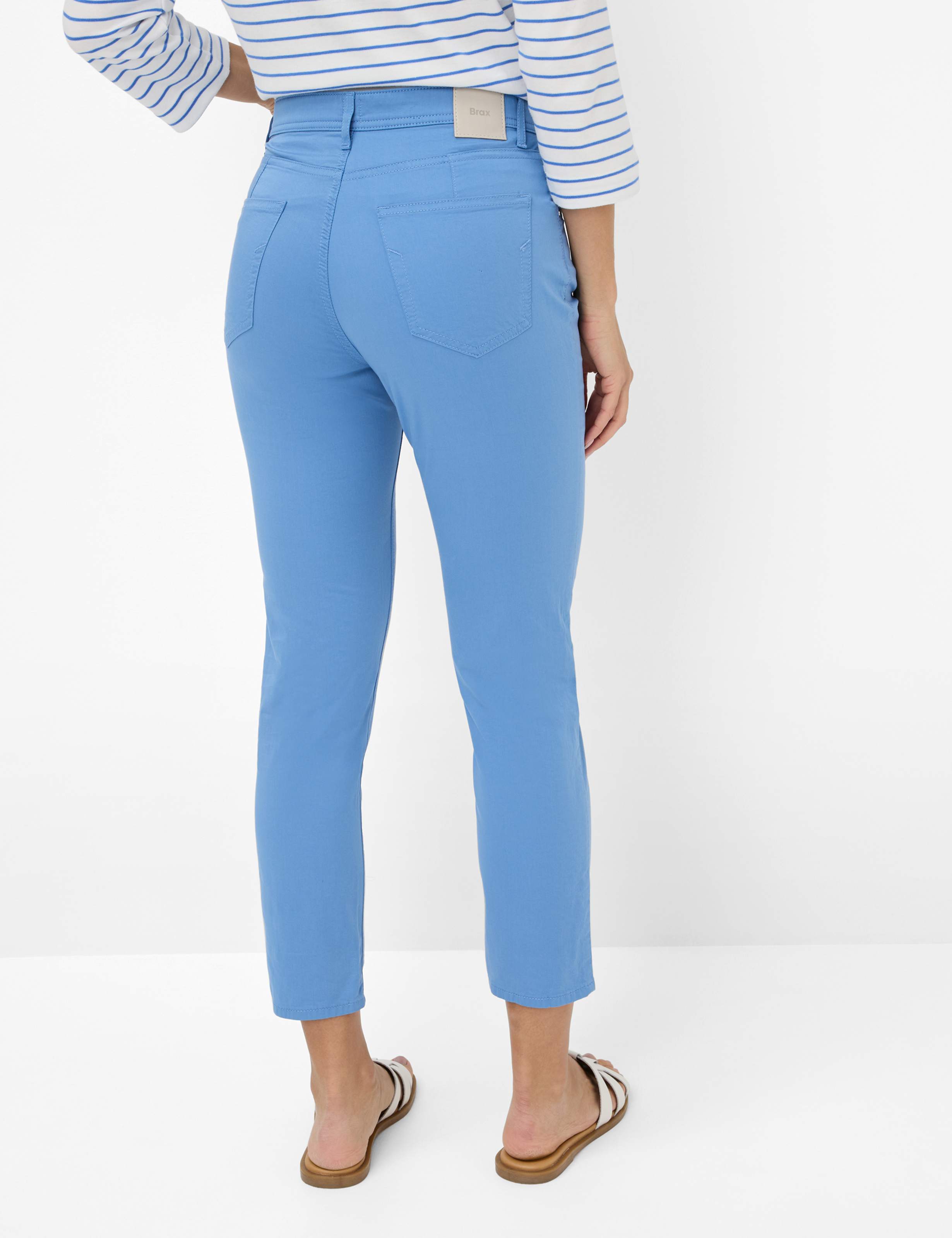 Damen Style CAROLA S Blau Feminine Fit Model Rueck